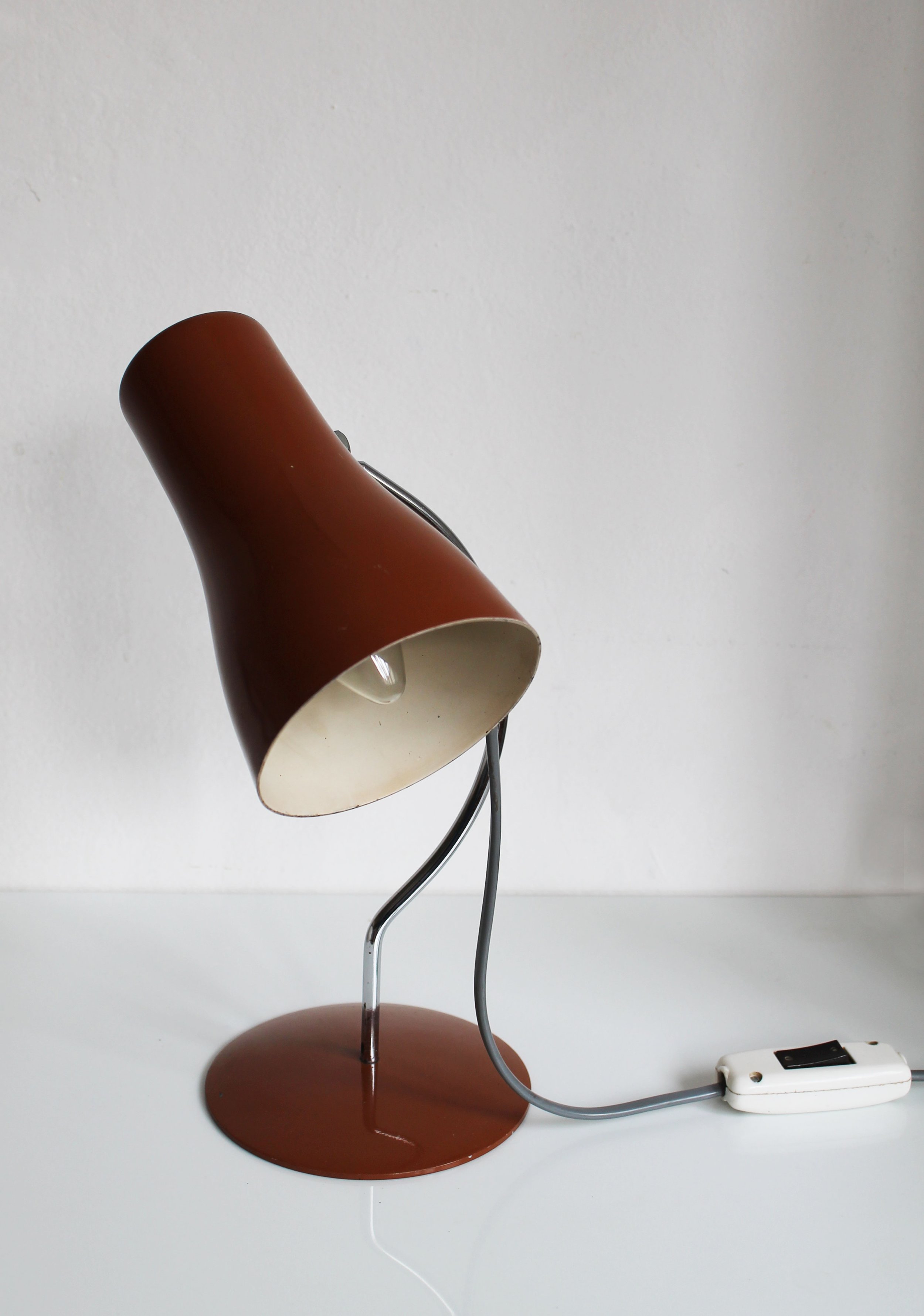 1960s brown Napako desk lamp with C shaped steel rod.jpg