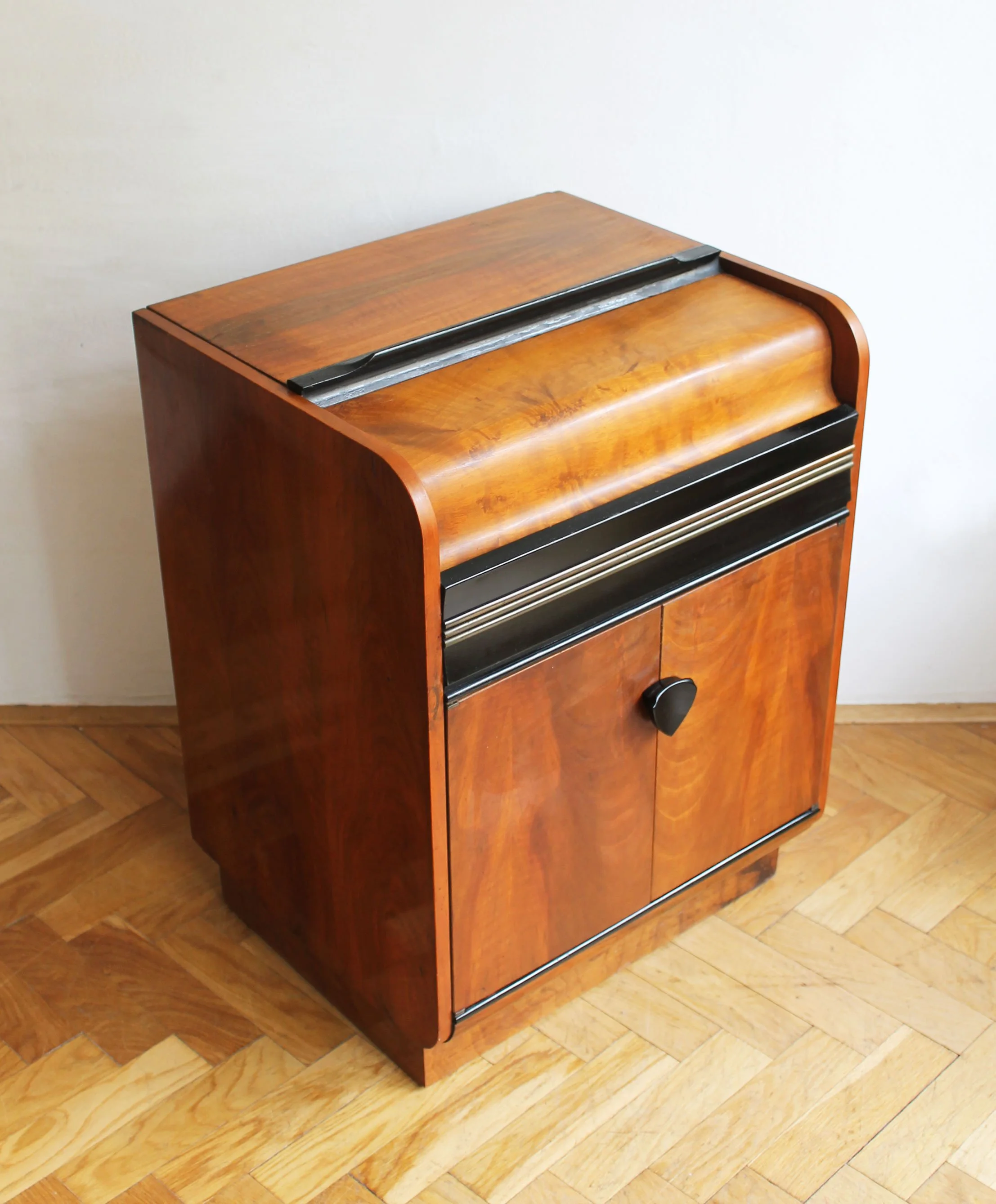 vintage drinks cabinet mid century walnut veneer.jpg