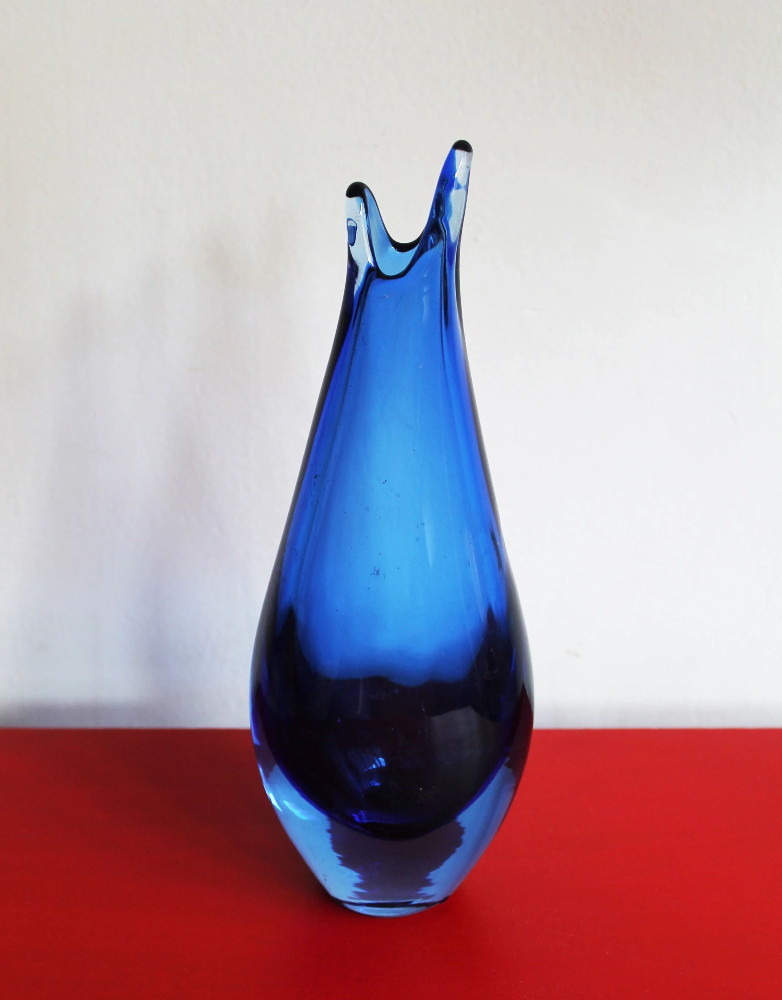 Milena Velišková design glass vase 1960.jpg
