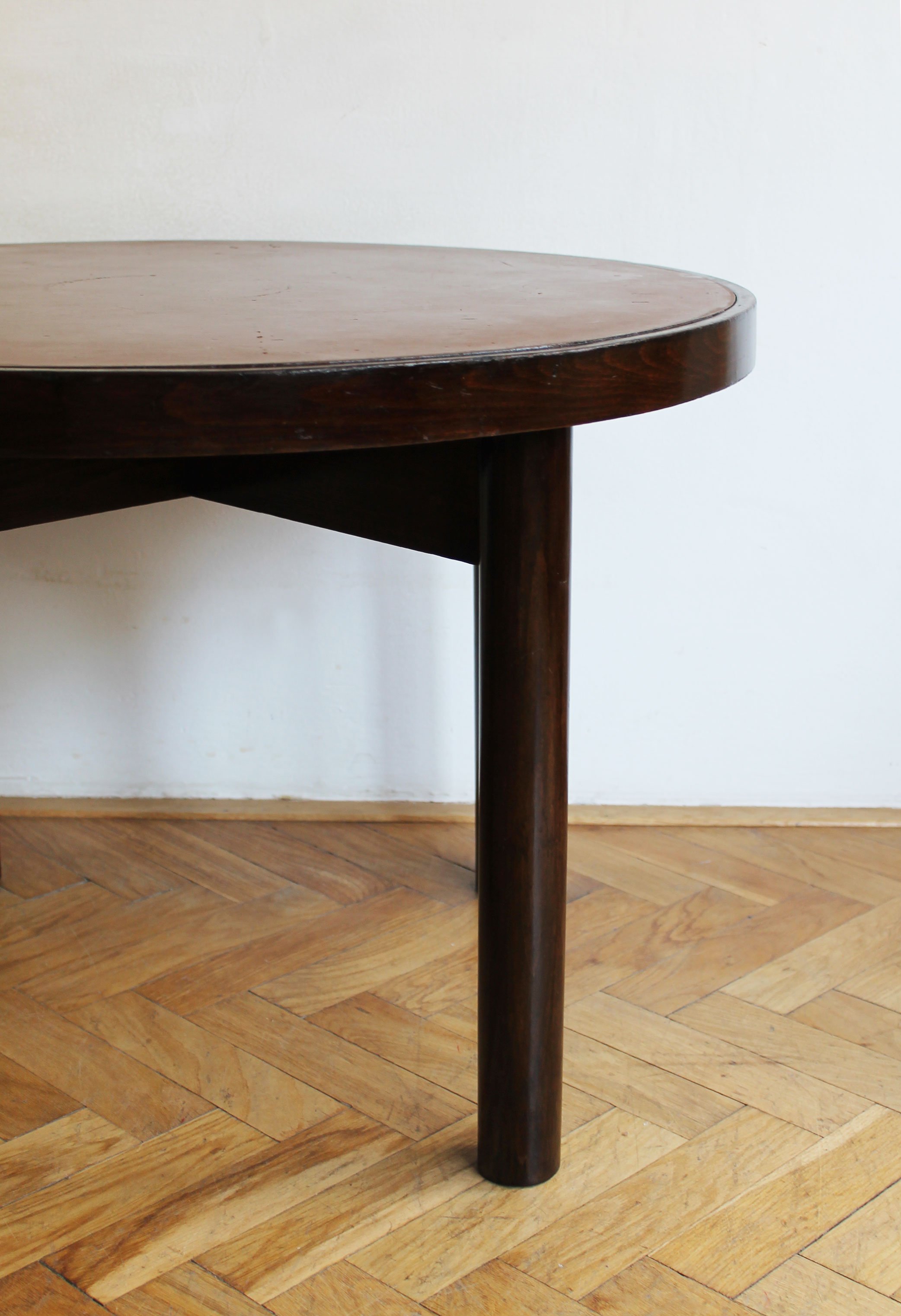 original thonet 1930s table detail linoleum surface.jpg