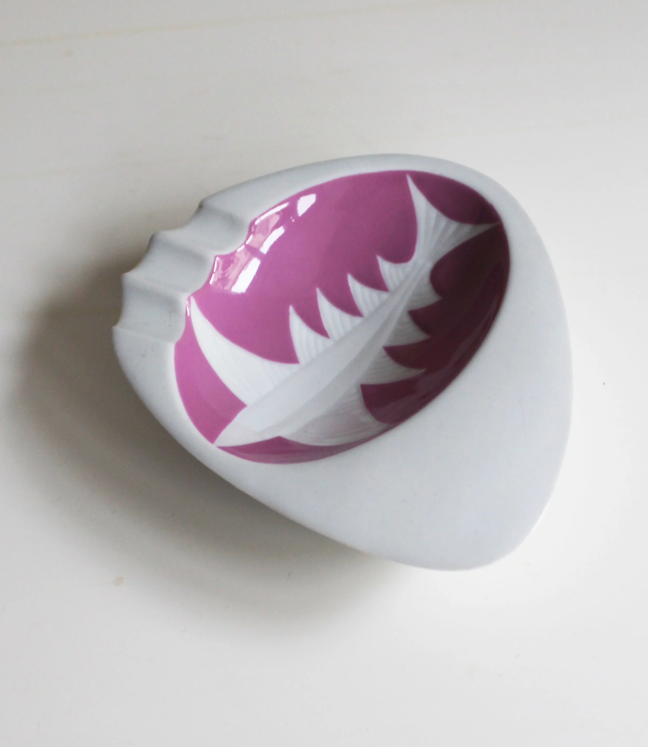 Base of ashtray showing Royal Dux hallmark and perfect condition.jpg
