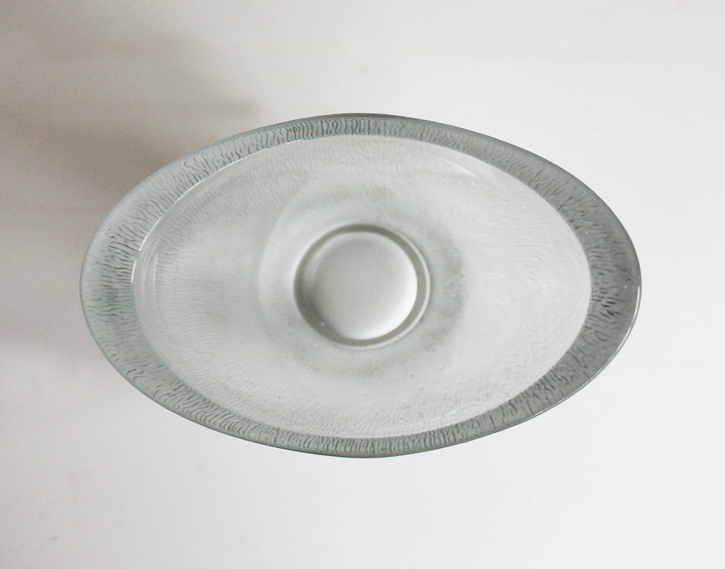 Vertical striations in hand-pressed crystal on Vízner 13162/M pattern.jpg