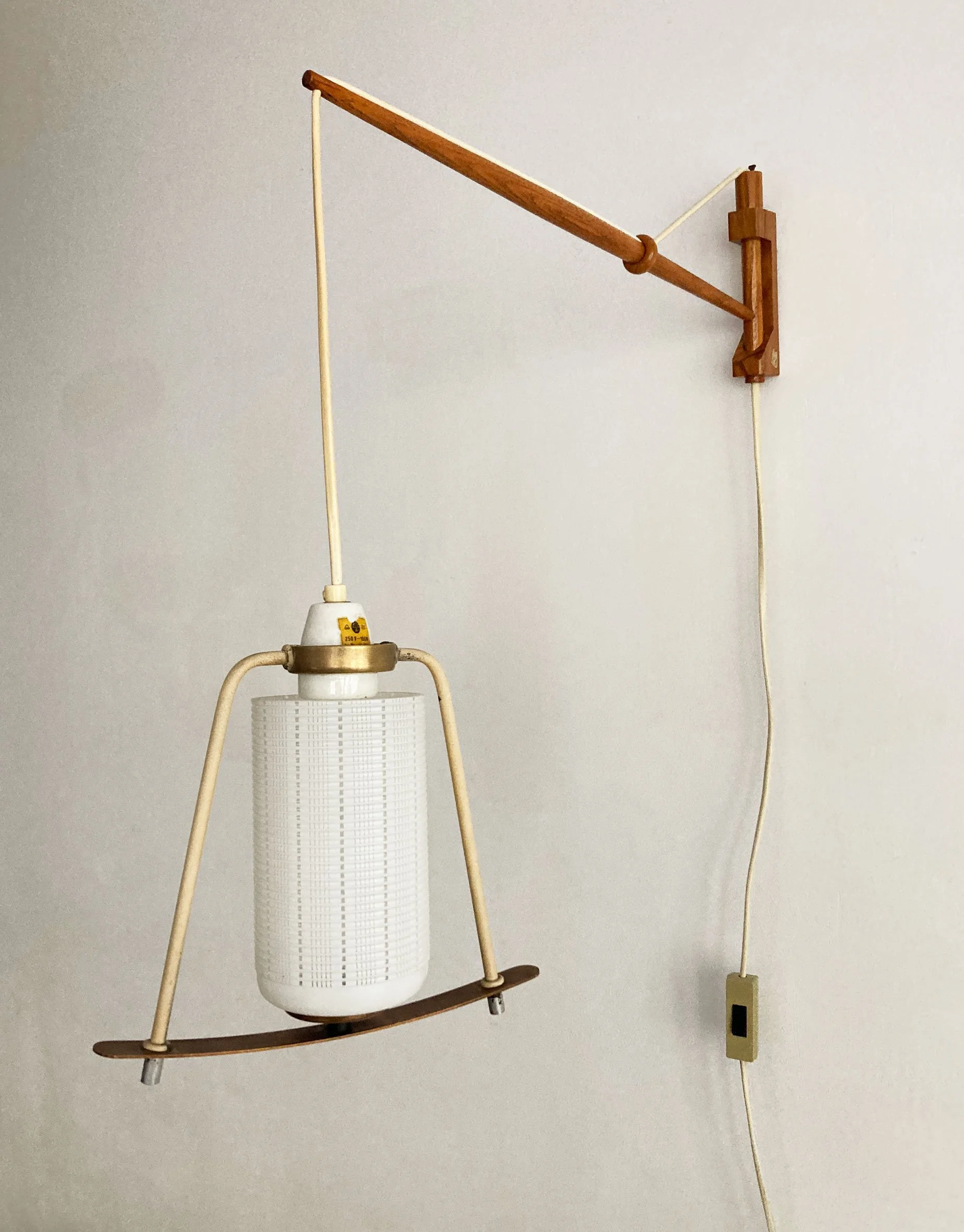 1960s-European-wall-lamp-with-wooden-support-and-glass-globe.jpg
