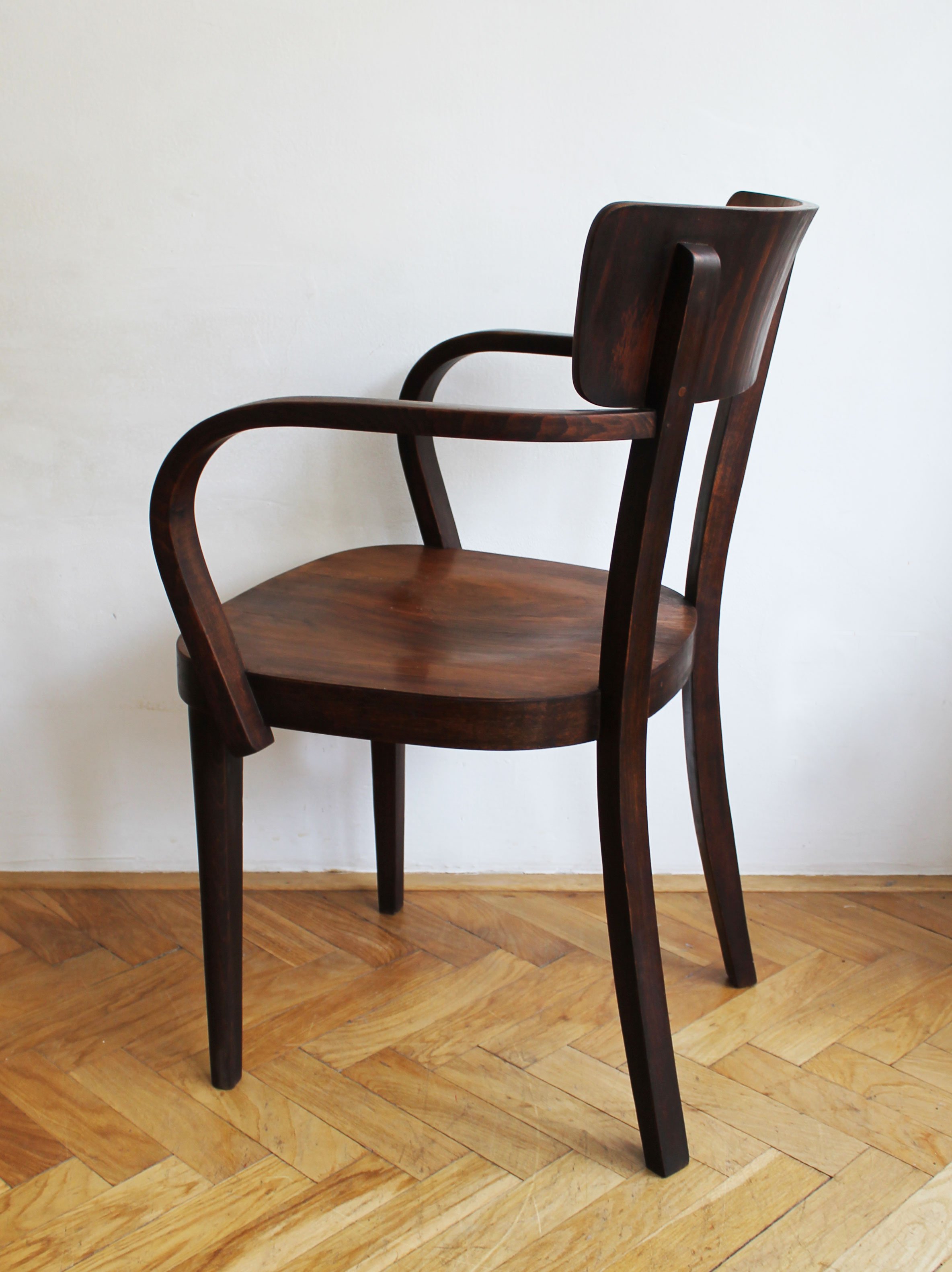 Detail of wood bending craftsmanship on chair frame.jpg