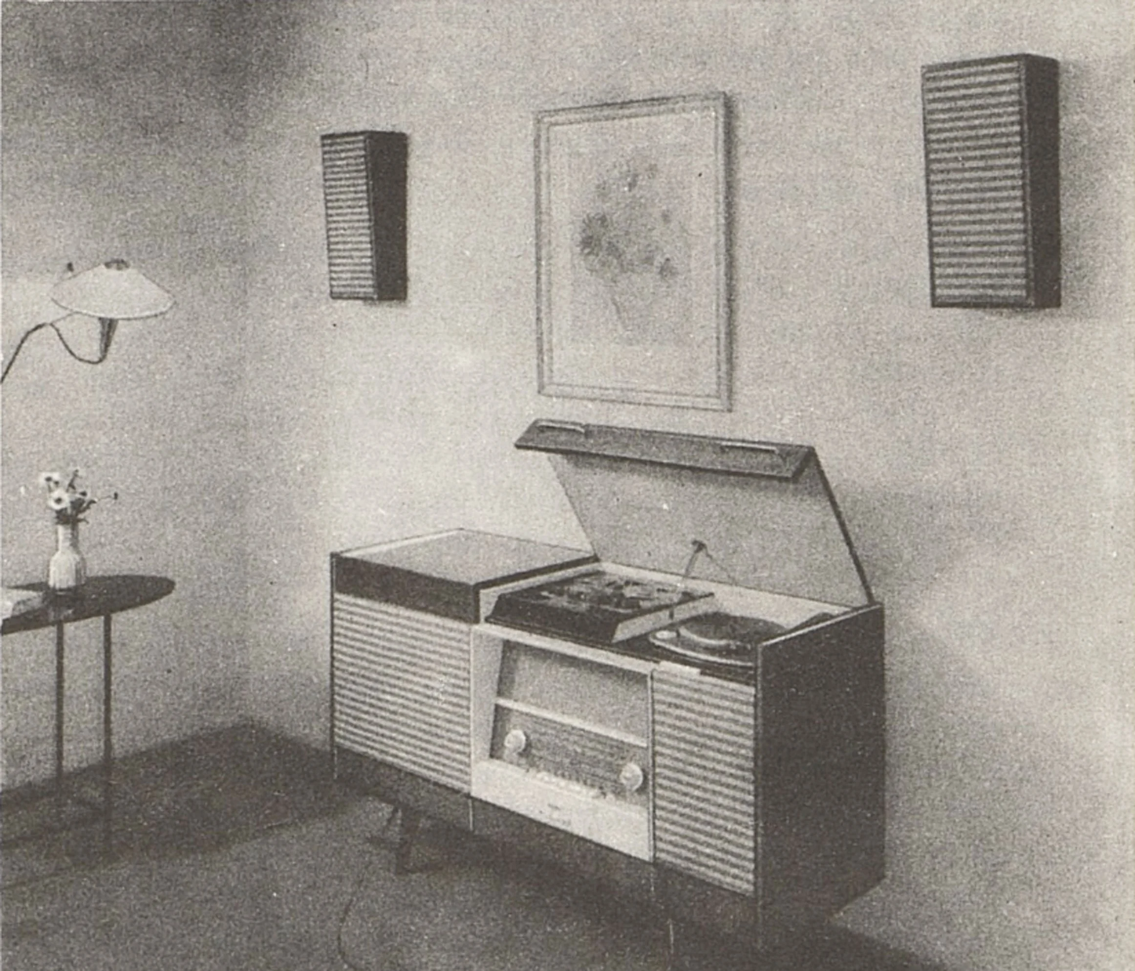 helena-frantova-wall-light-original-1960s-photo.jpg