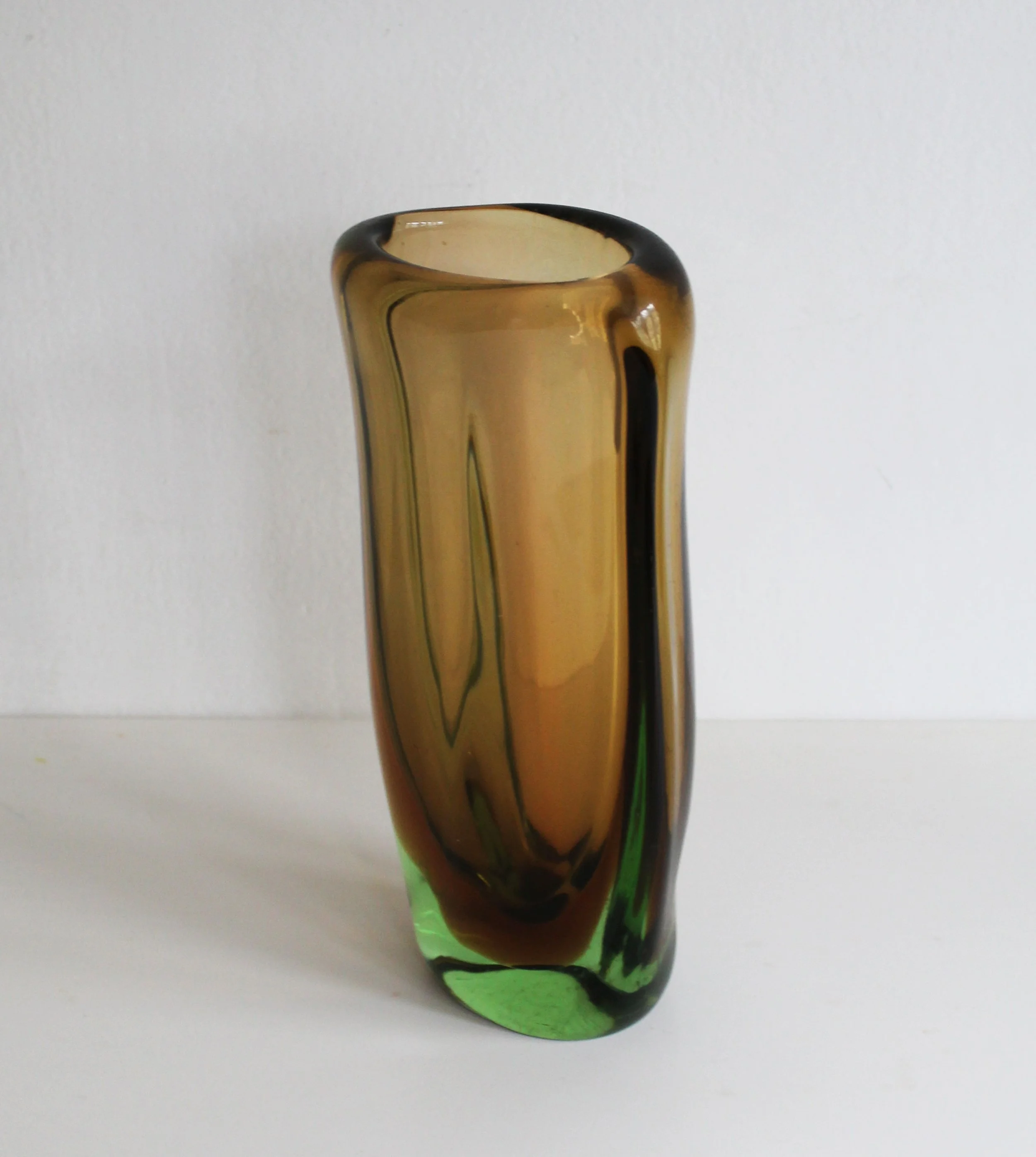Brown to green Sommerso glass vase, Czechoslovakia 1950s.jpg