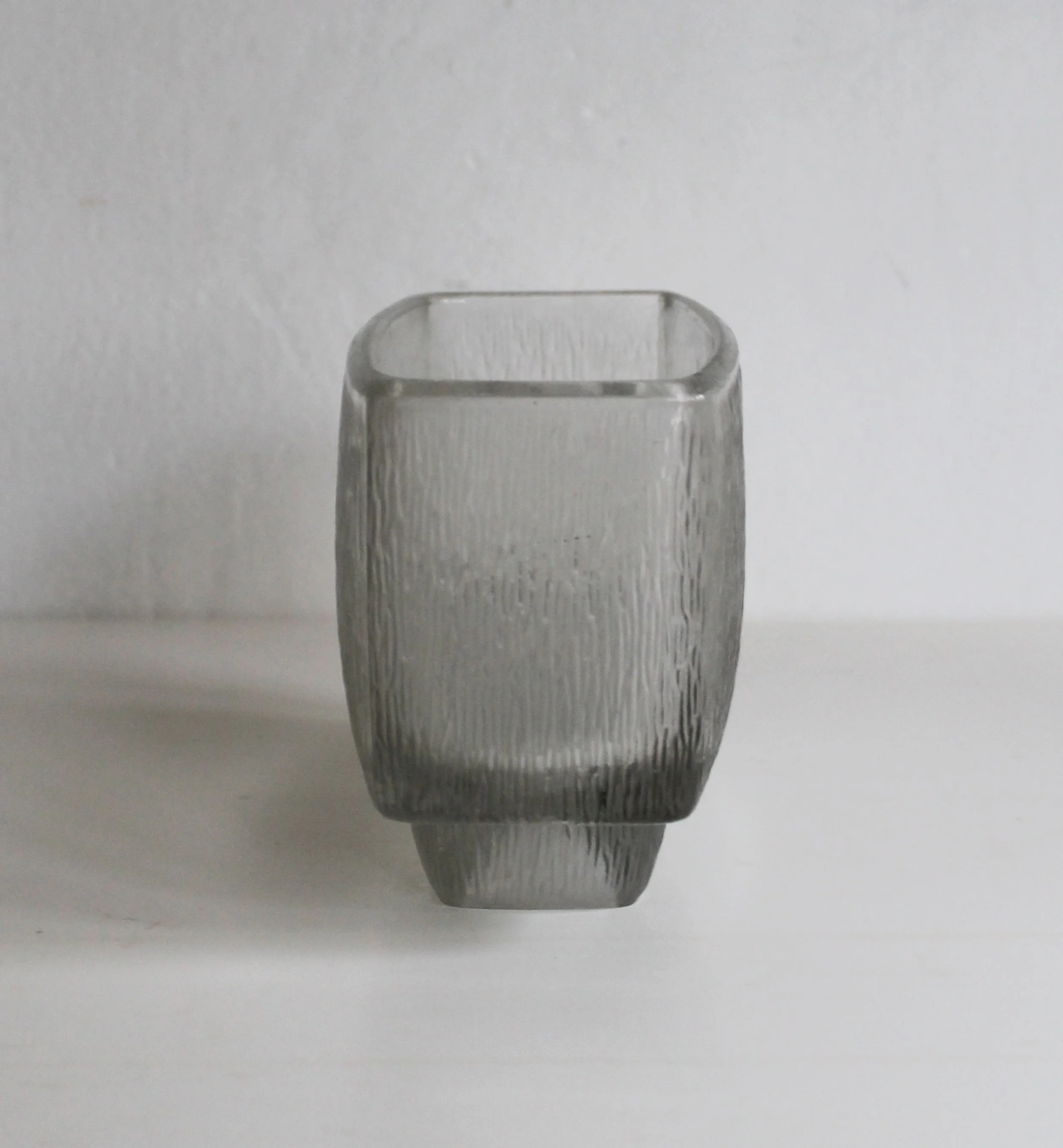 Rudolfova huť glass planter model 13163/M by František Vízner.jpg