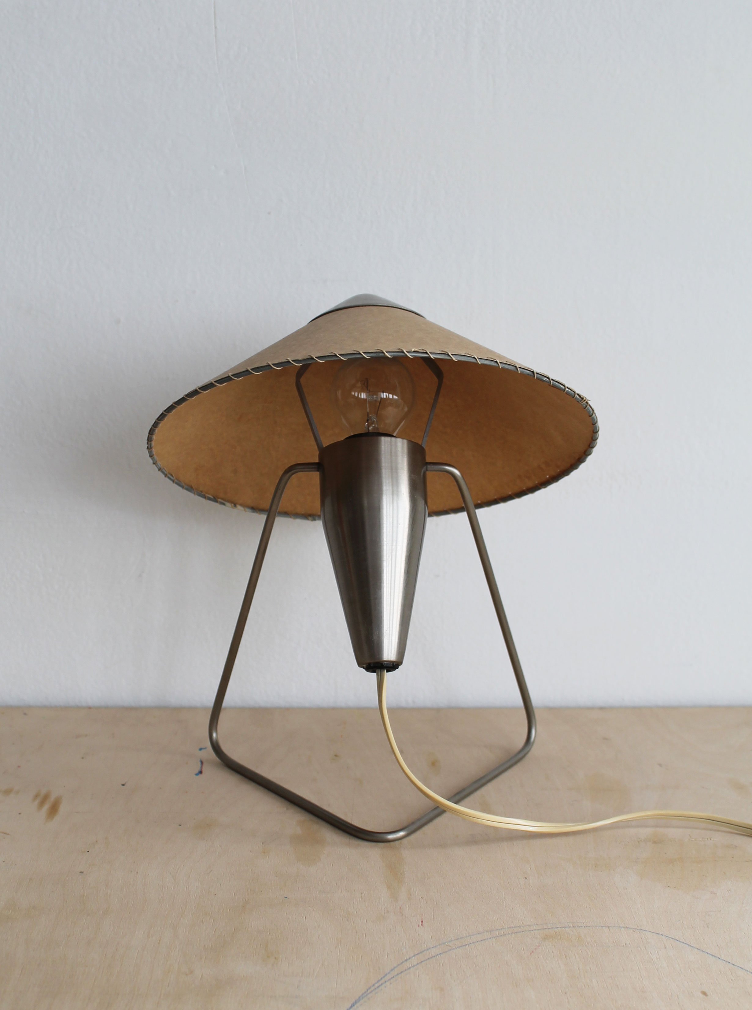 Front view of Helena Frantová Číňanka lamp showing bulb and parchment shade.jpg