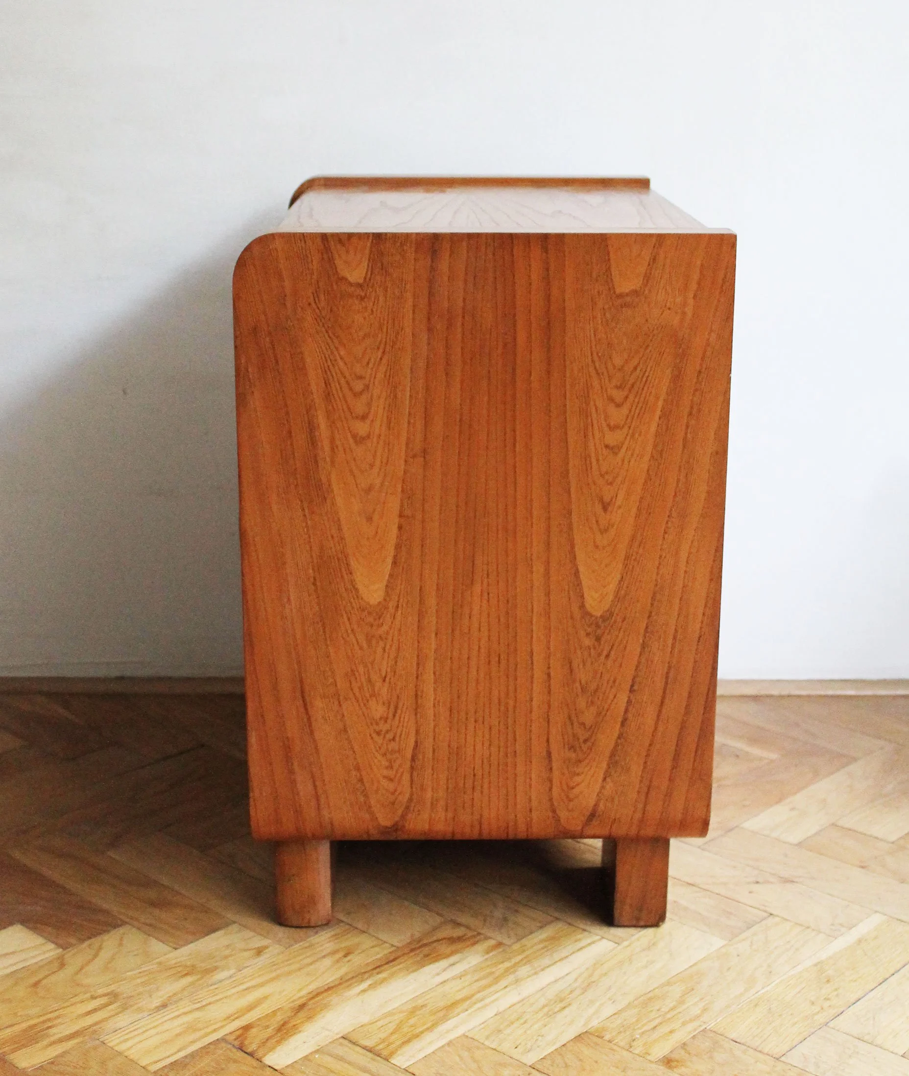 Elegant bedroom furniture with striking wood texture.jpg