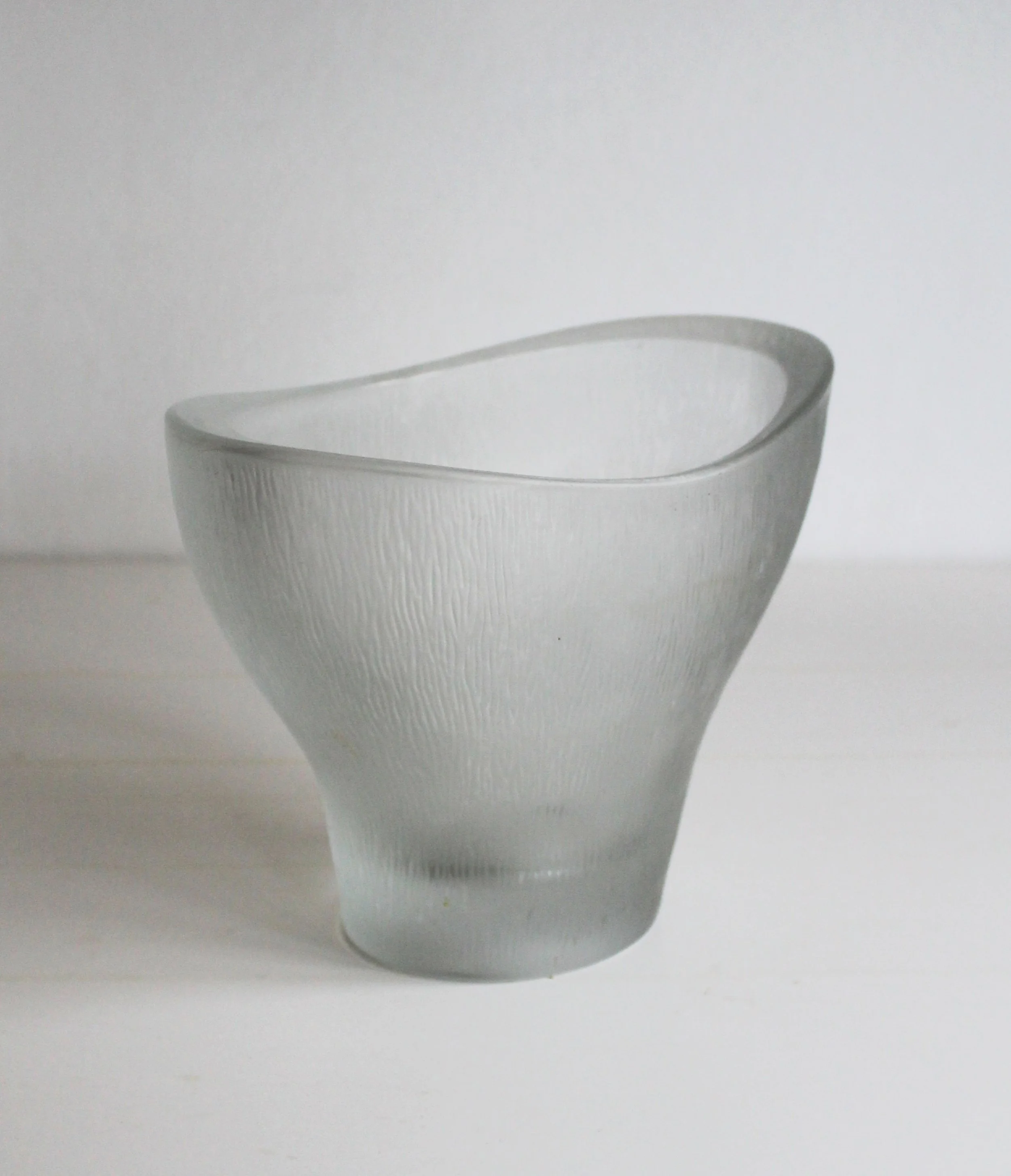 Bottom view showing the base of the Rudolfova huť pressed glass bowl.jpg