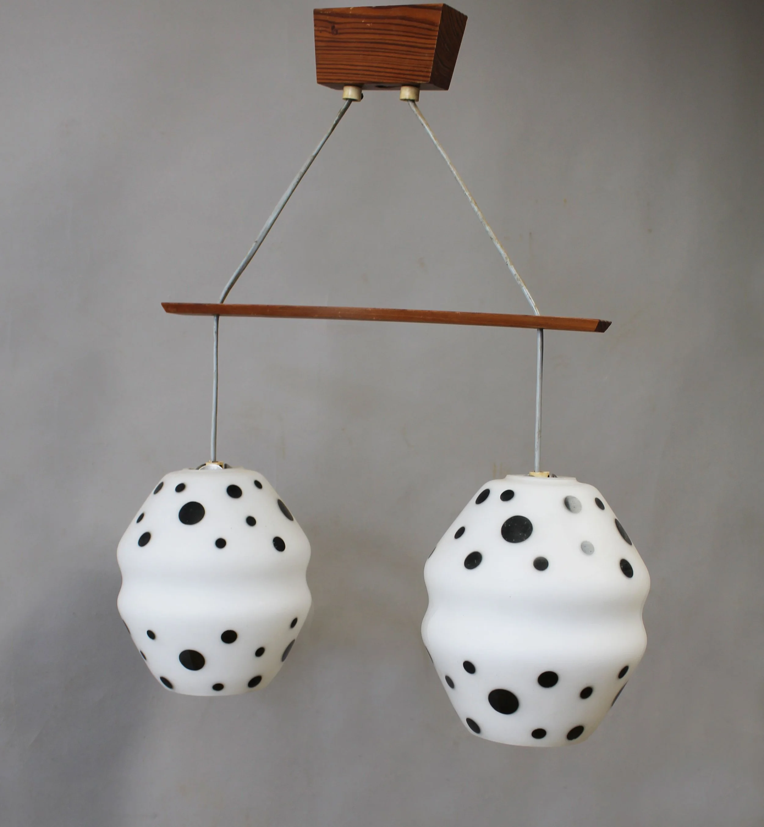 Wooden crossbar and metal suspension structure of 1960s Czechoslovak pendant light