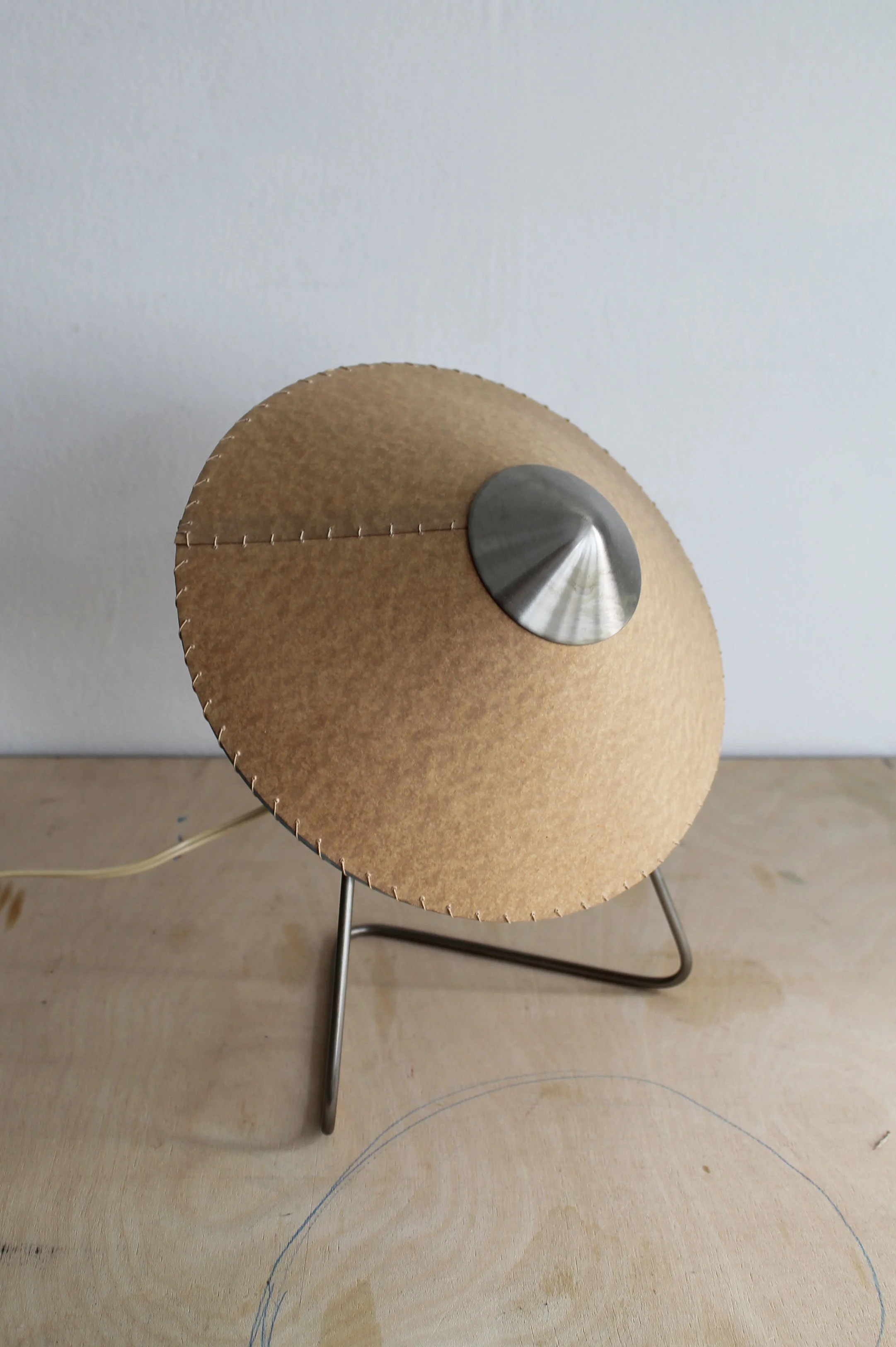 Top view of original parchment shade and metal cap on Helena Frantová Číňanka lamp.jpg