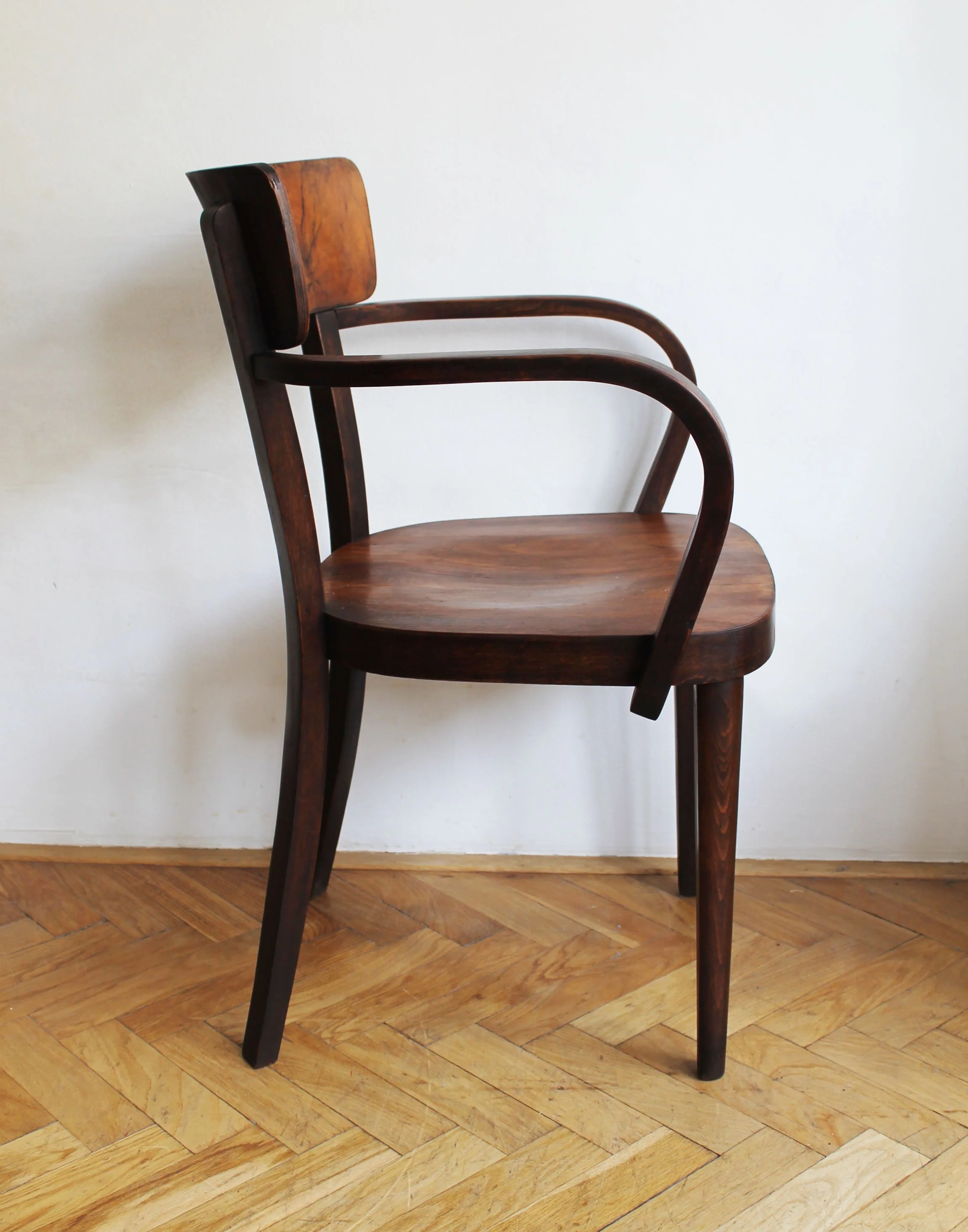 1930s modernist armchairs with compact proportions.jpg