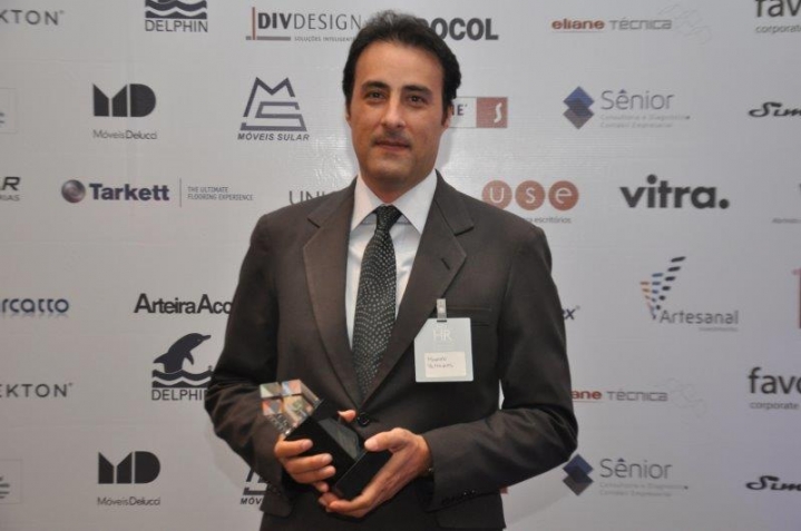 Fonte: http://www.flexeventos.com.br/noticias/ler/premiados_no_xiii_grande_premio_de_arquitetura_corporativo