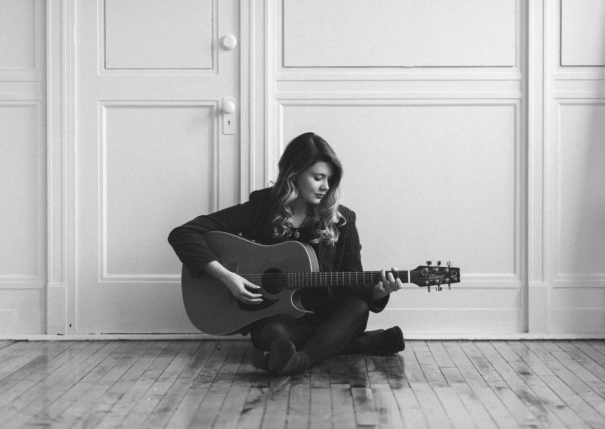 Acoustic Artist Series: Calendula with Moonbasket  (Indie/Folk) 