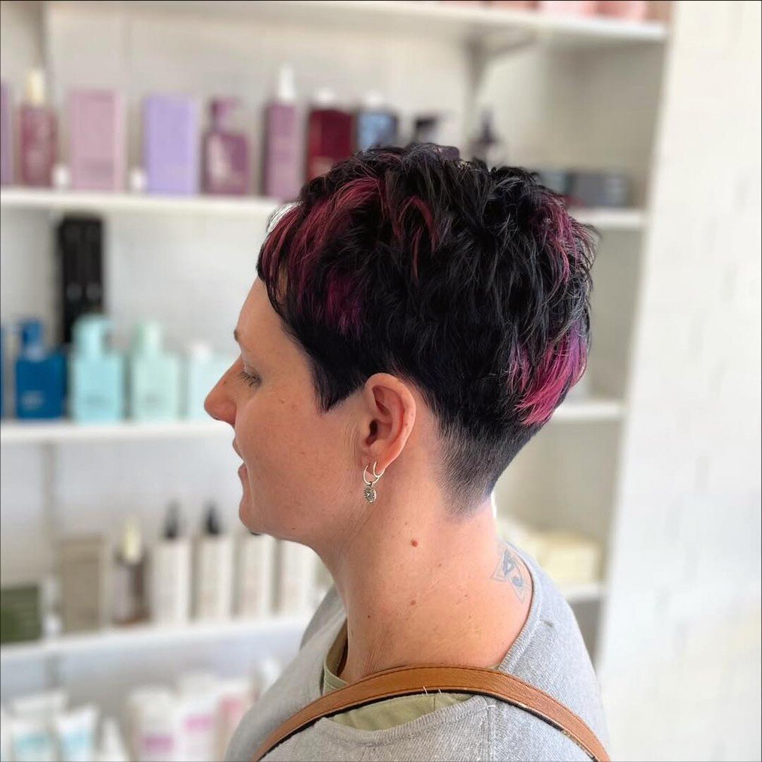 &bull;COLOUR&bull; 

A P💥P of colour! Sheridan achieved this colour using @kevin.murphy.australia colour with @goldwellaus Elumen for the pop of pink, finished off with a funky cut to tie this look all together! 

#hairbycooperandco #armidalesalon #