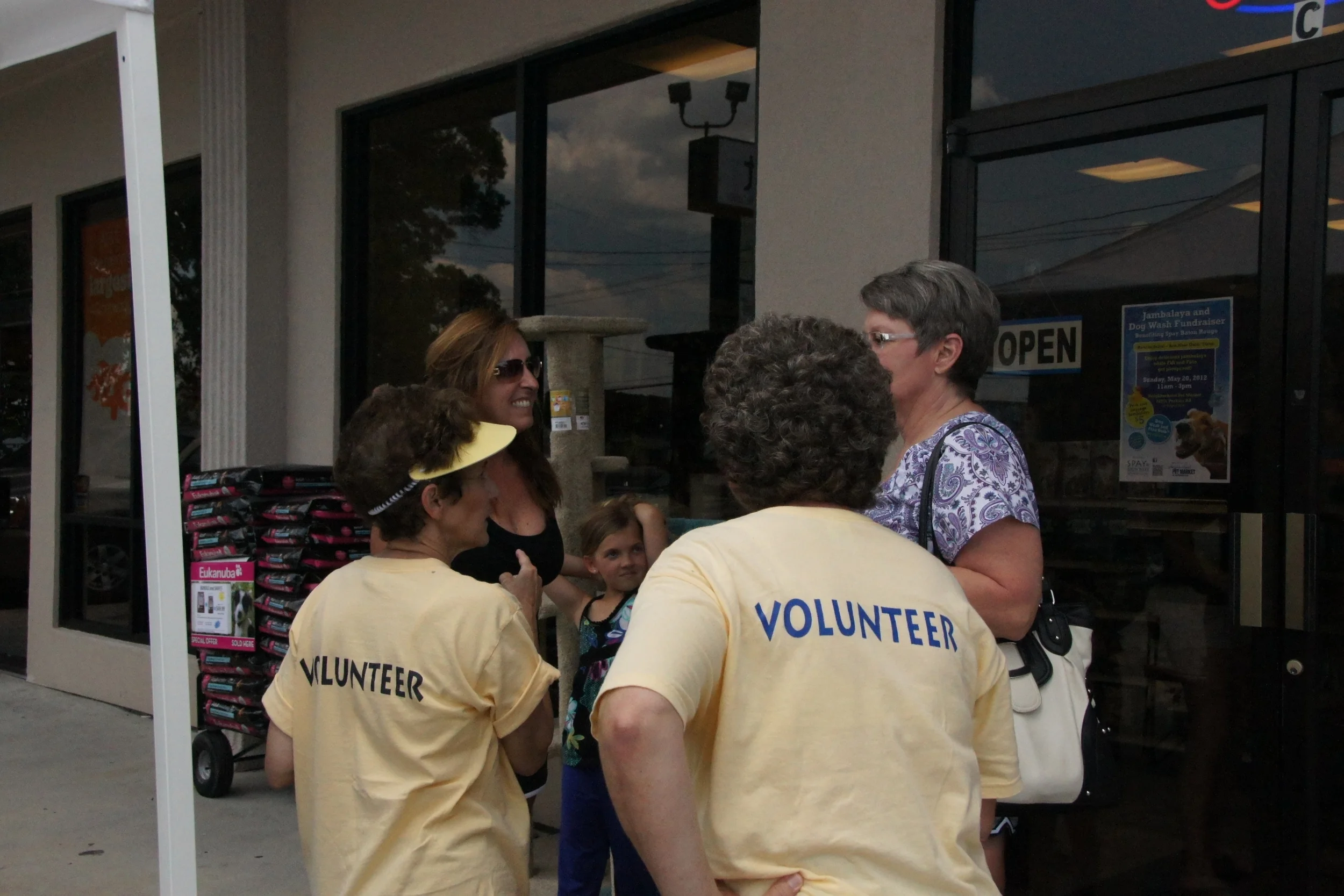 Volunteer_Dogwash5.JPG