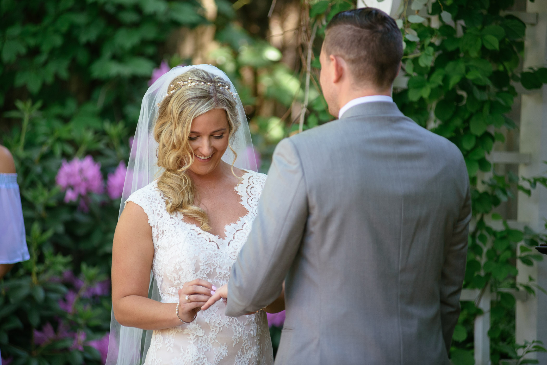 michigan_wedding_at_blue_dress_barn_027.jpg