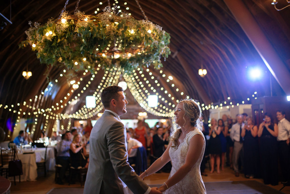 michigan_wedding_at_blue_dress_barn_058.jpg