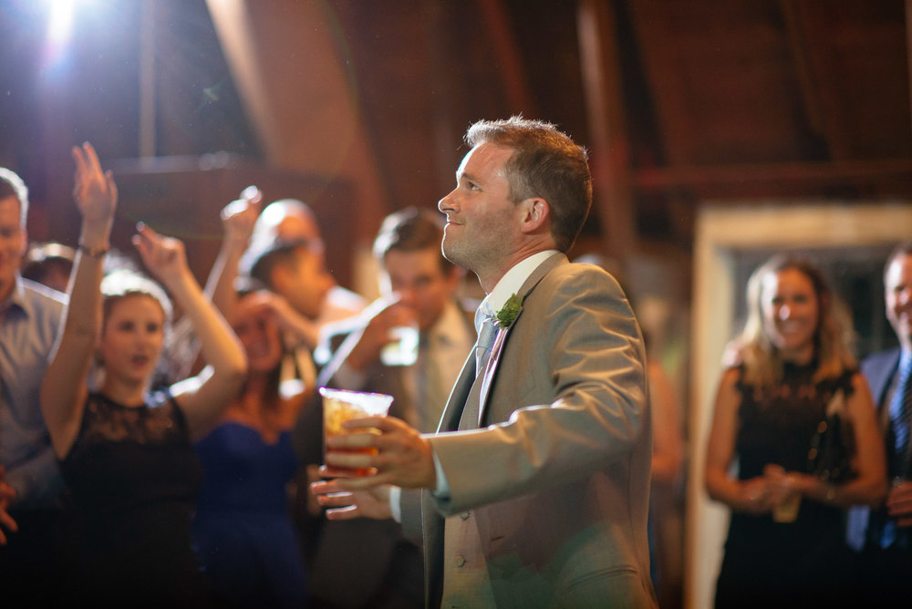 michigan_wedding_at_blue_dress_barn_063.jpg