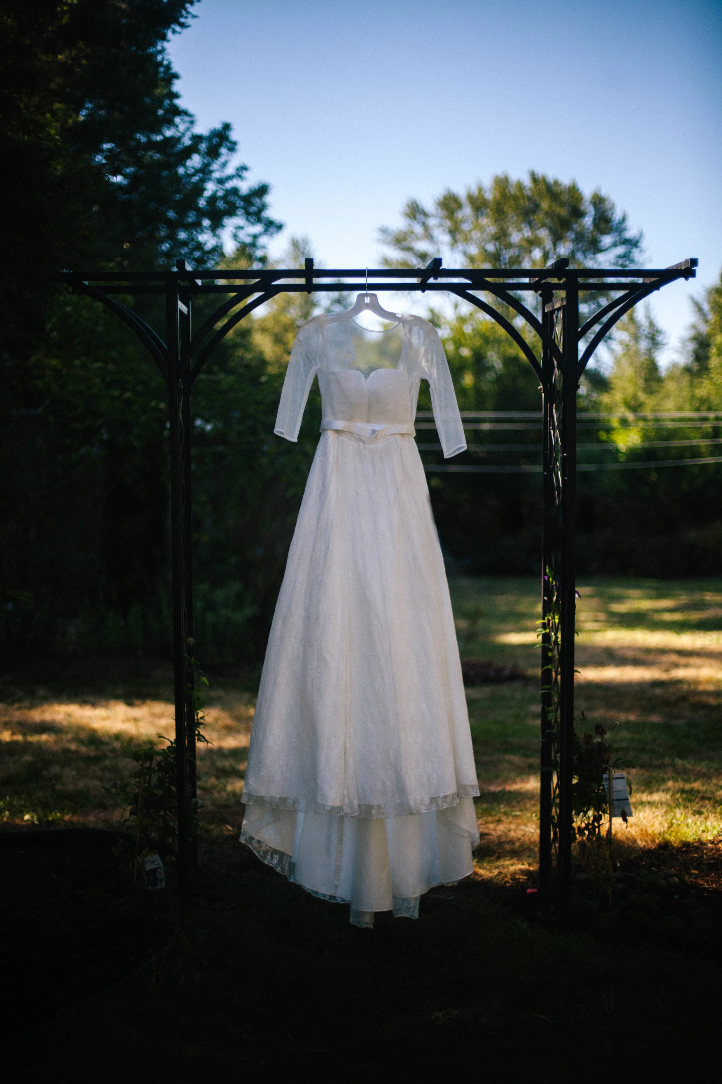 LucyMichaelGardenWeddingPortlandOregon_MadeiraCreative-18.jpg