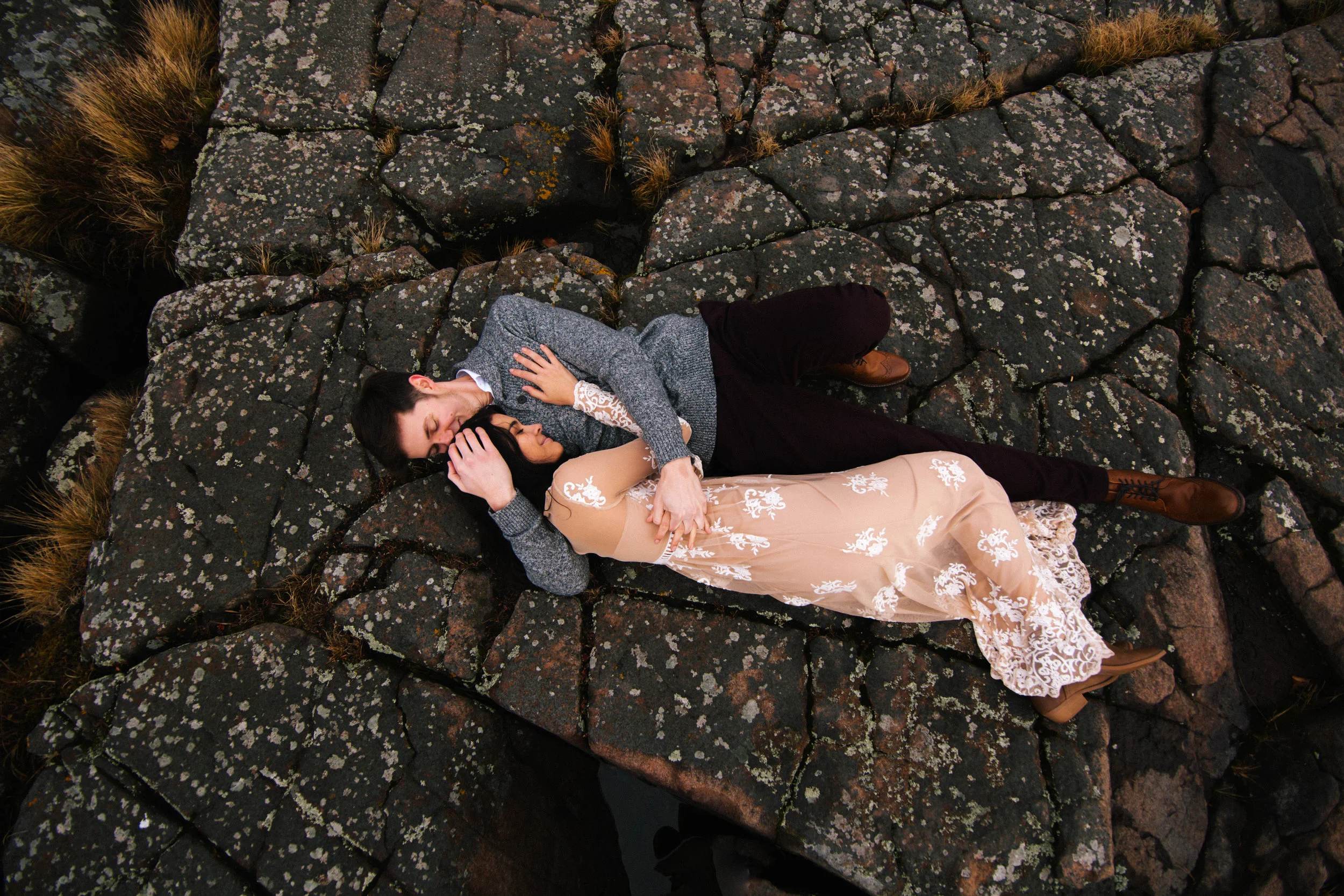 AnnaJPNorthShoreDuluthMinnesotaEngagement_MadeiraCreativePhotography-136.jpg