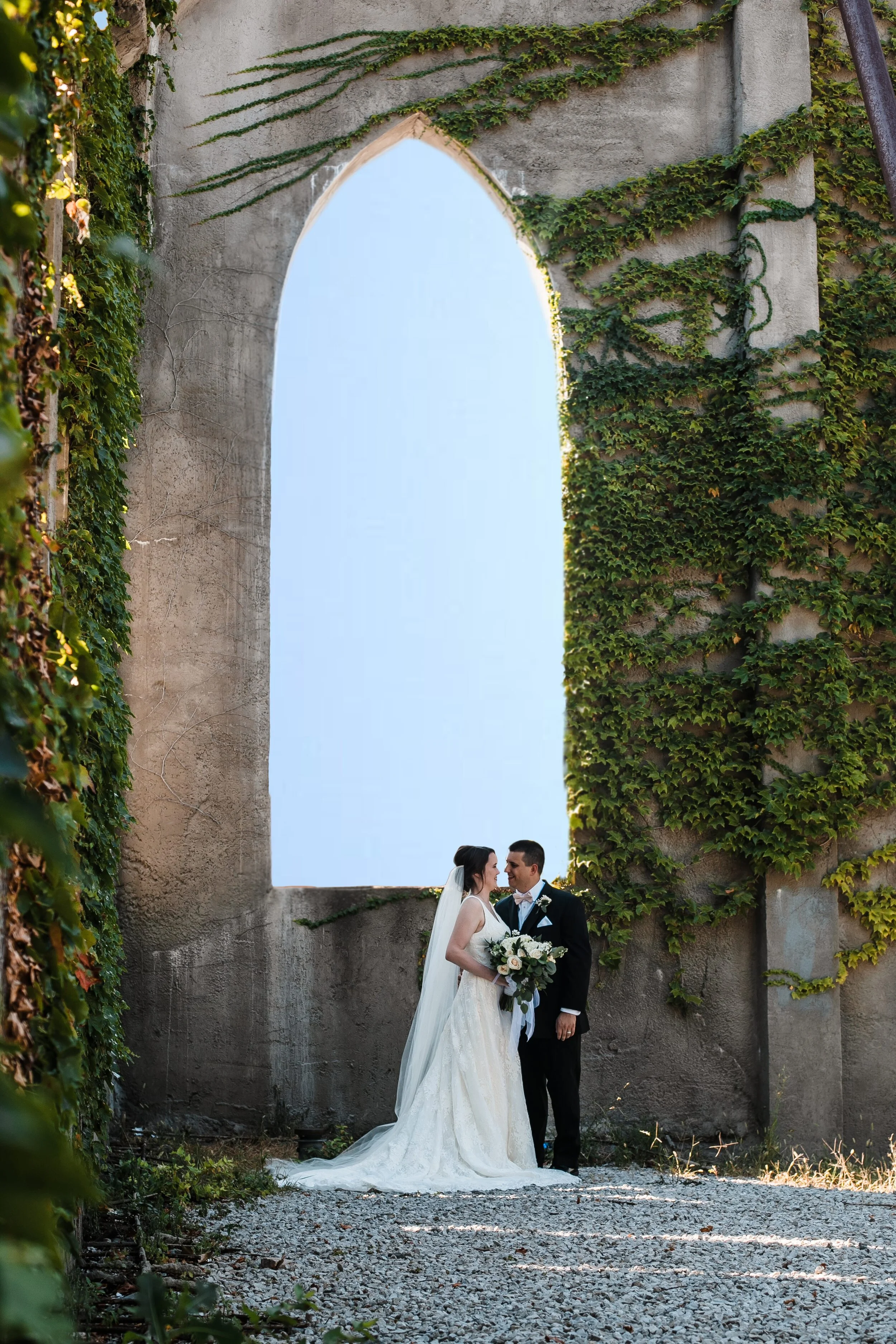 LeanneTimStLouisAugustWedding_MadeiraCreativeMinnesotaPhotographer_-105 copy.jpg
