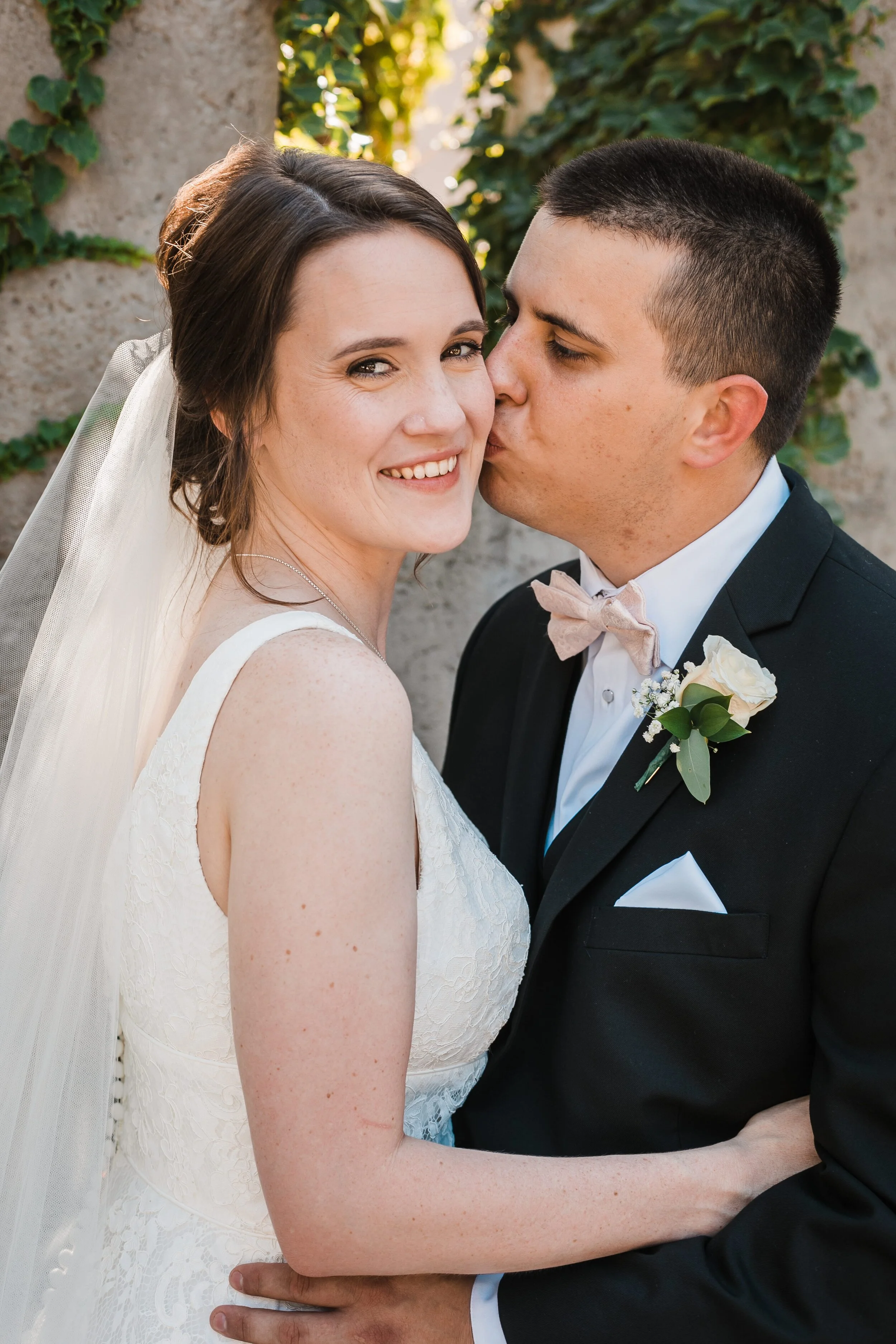 LeanneTimStLouisAugustWedding_MadeiraCreativeMinnesotaPhotographer_-112.jpg