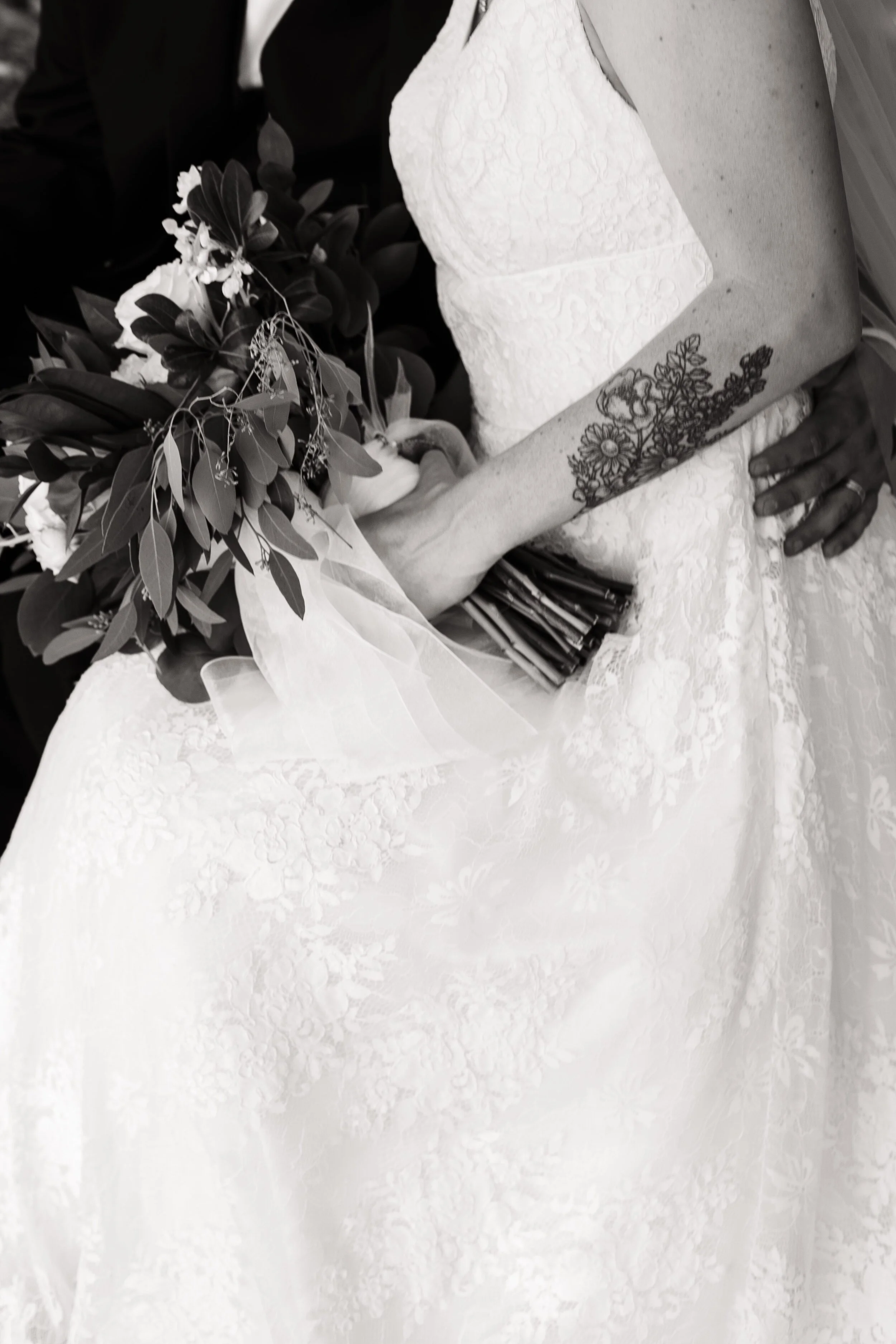 LeanneTimStLouisAugustWedding_MadeiraCreativeMinnesotaPhotographer_-183.jpg