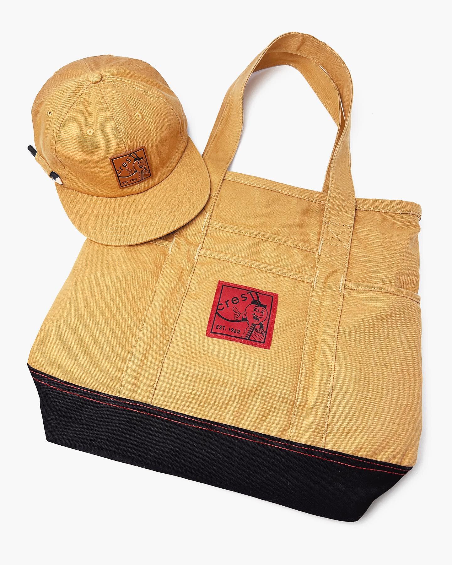 21 MFG Selects @cresthardware 🔑🧰🛠 
Canvas Utility Tote + 6-Panel Hat w/ Genuine Leather Patch &amp; Strap #Restock 

#cresthardware #truevalue #bongiornobrand #hardware #williamsburg #brooklyn #tote #hat #localbusiness #merch #custommade #headwear