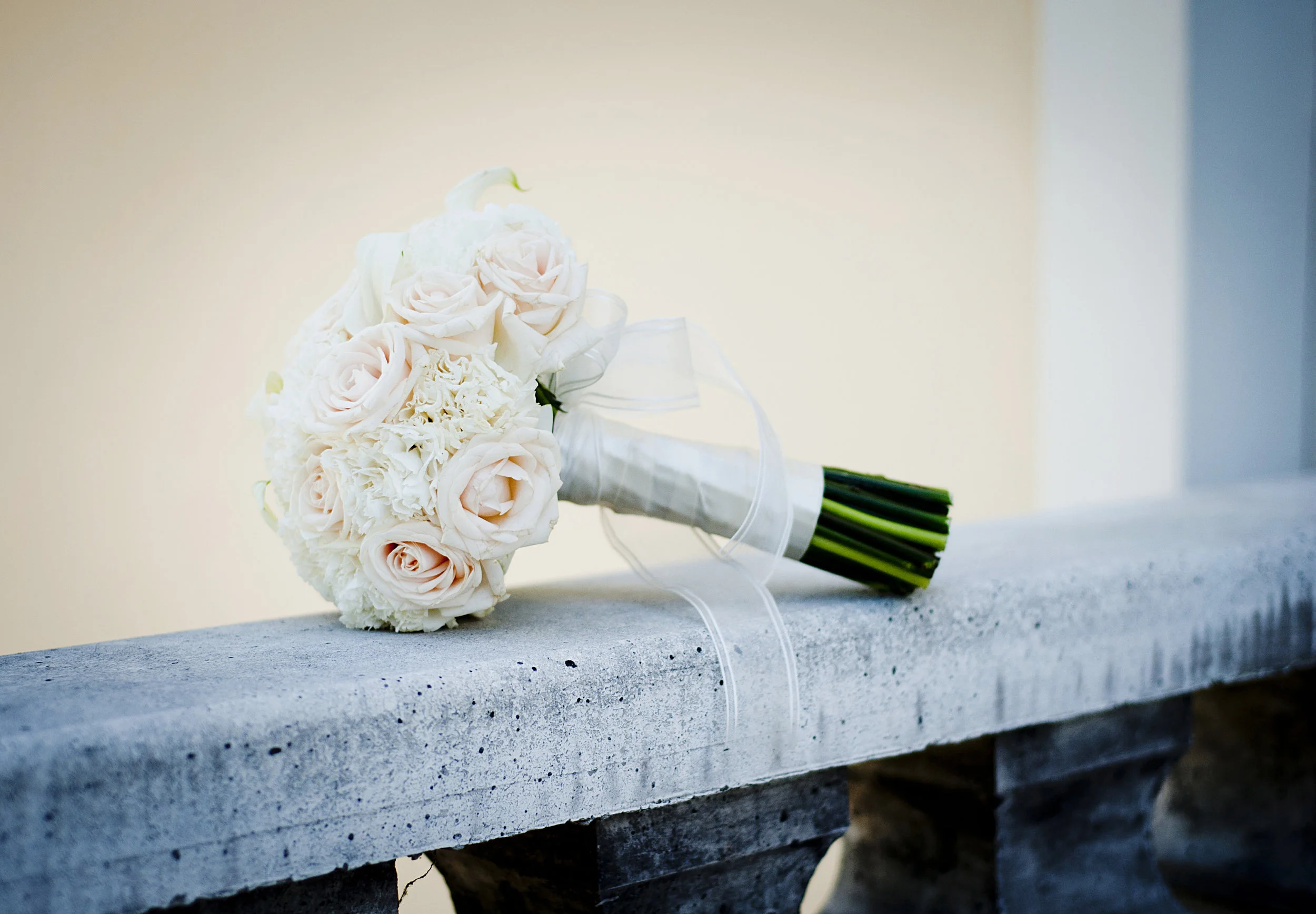 graphicstock-close-up-of-beautiful-floral-wedding-bouquet_B0TlKnqWW.jpg