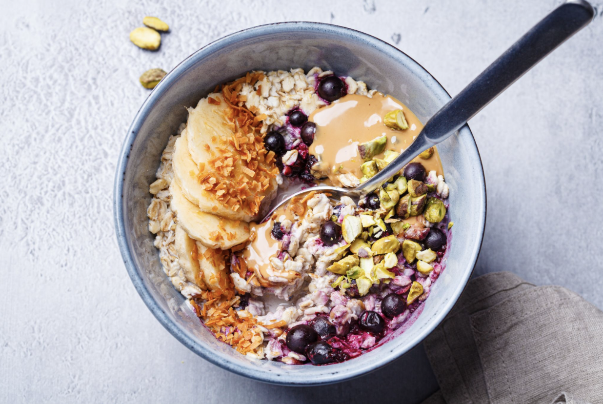 easy high protein breakfast with overnight oats