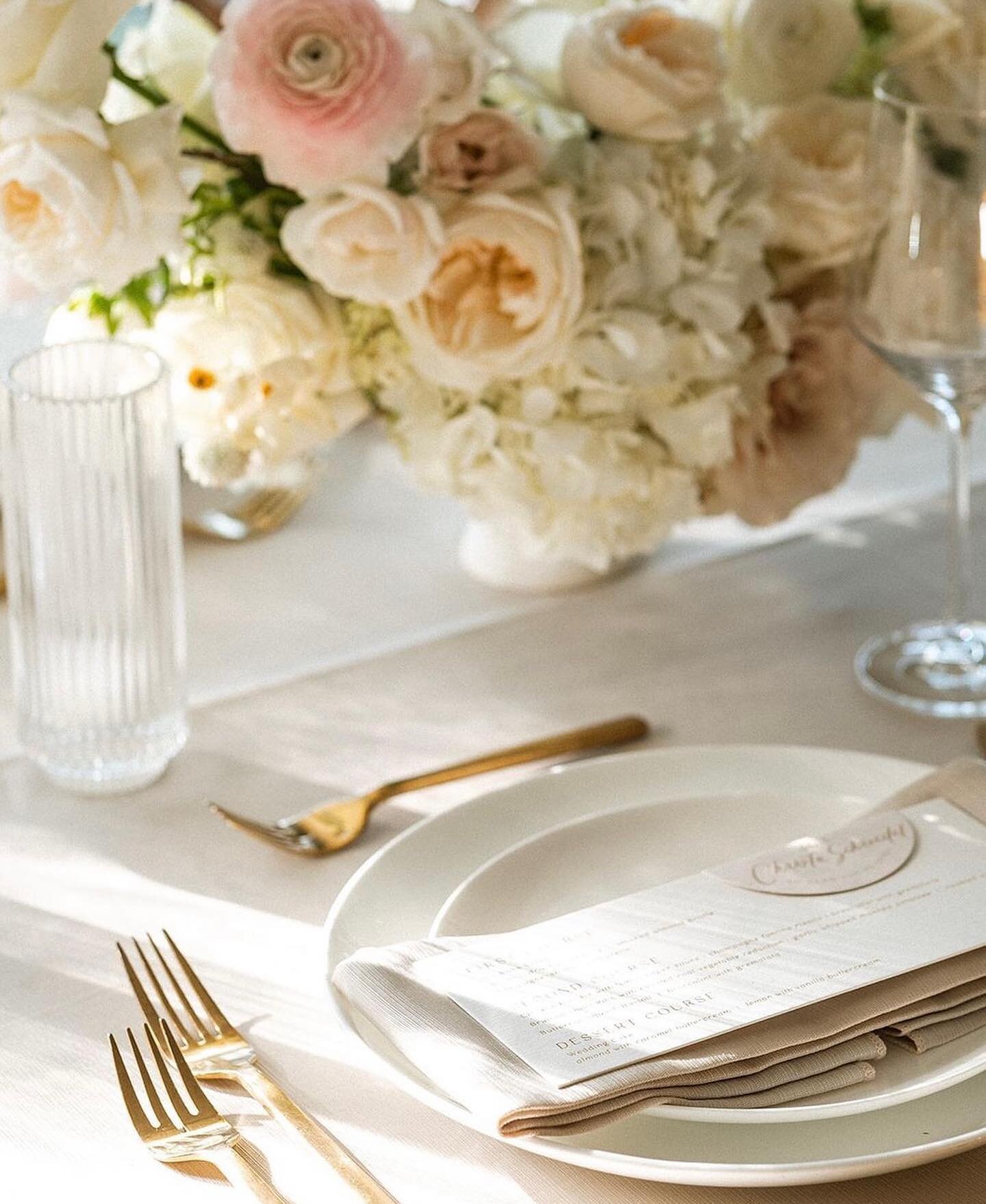 Reception perfection. 🤍

Event Design, Day-Of Stationery Design + Coordination: #LovestruckEvents
Photographer: @kaleyfromkansas
Videographer: @rgkcfilms
Floral Design: @daylightflora
Catering: @brancatoscatering
Cake: @whiskandwildflour
Photo Booth