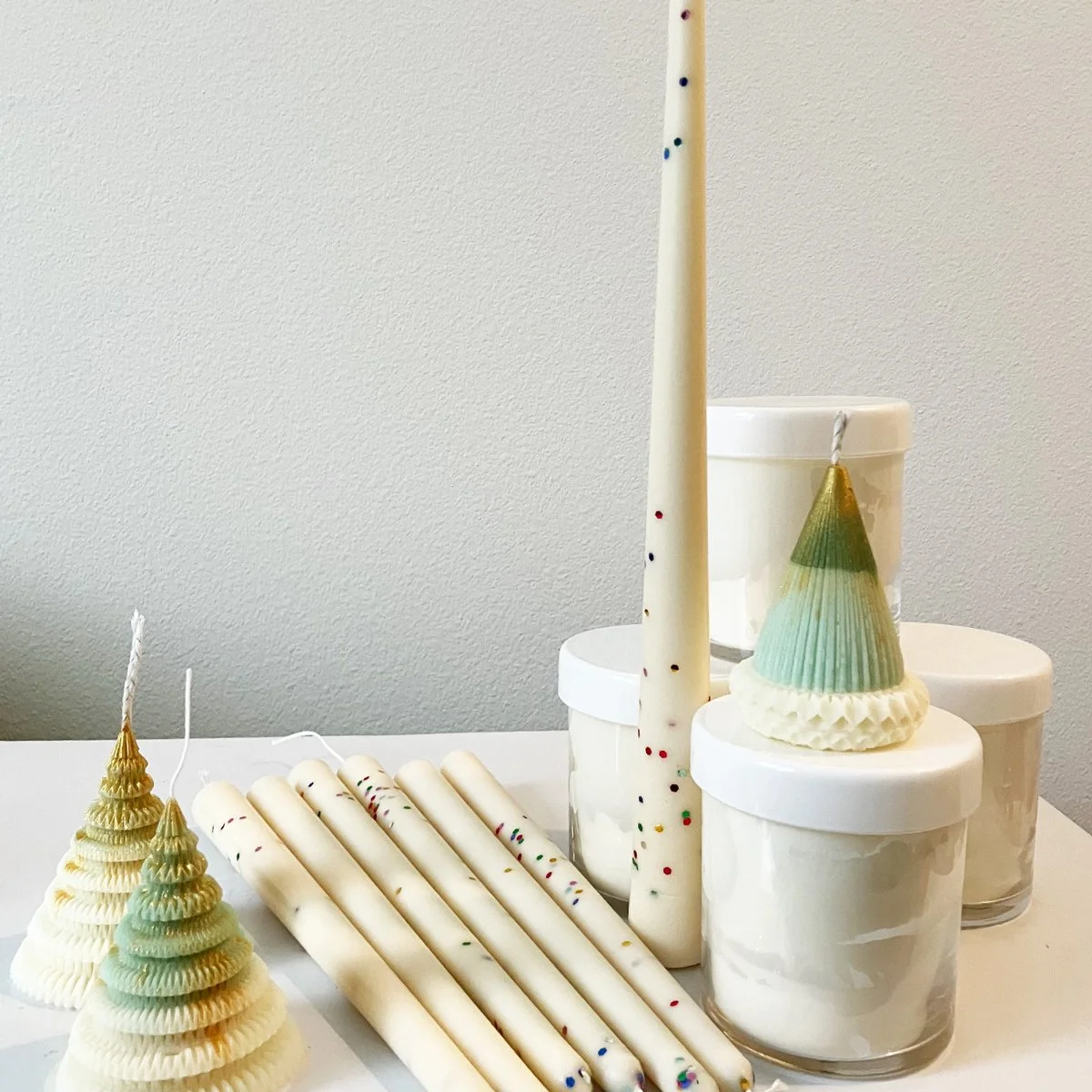  12 oz. clear glass vessel w/ white lid 