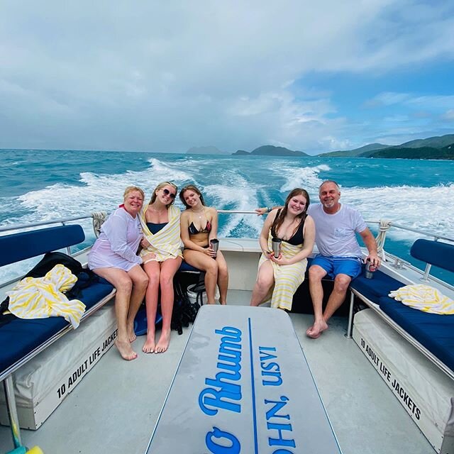 These long time BTR guests braved the seas with us this week! So lucky to have such loyal and fun groups come back every year! Great having them again!!! 😎🚤🌊🎉