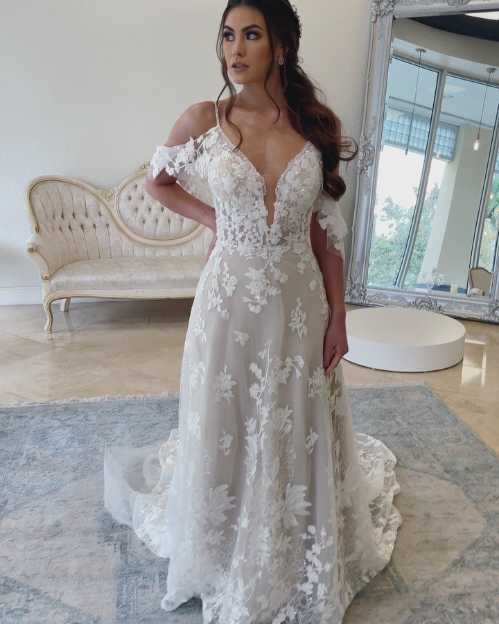 Brides of Florida wedding dresses in Miami