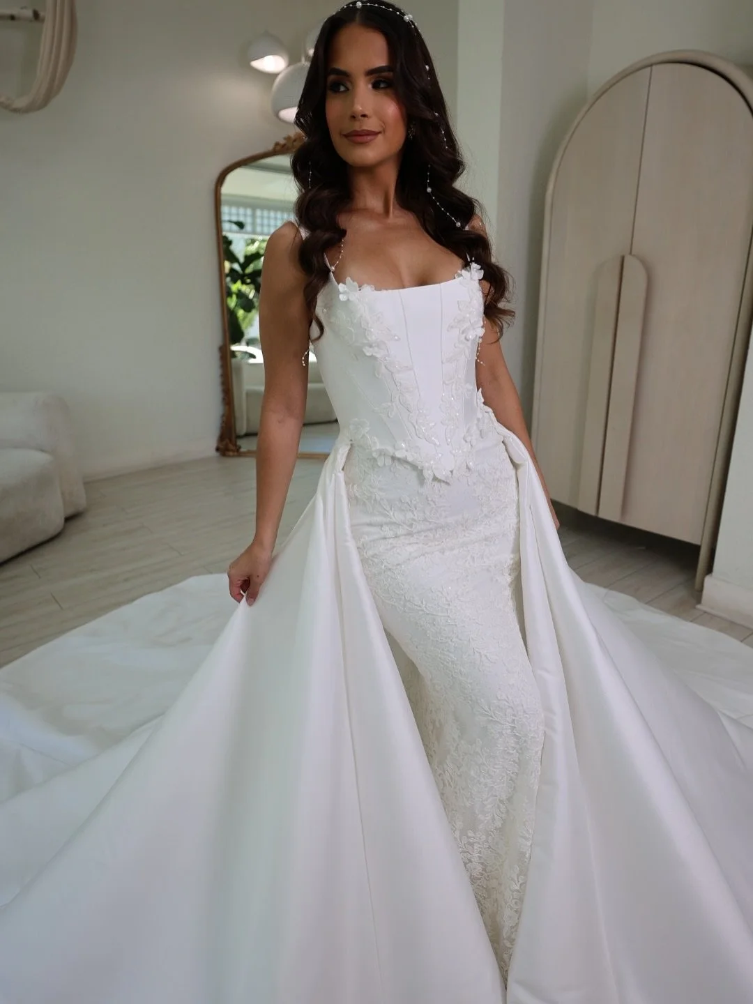 Overskirts are life

#miamibride #weddingdress #bride
