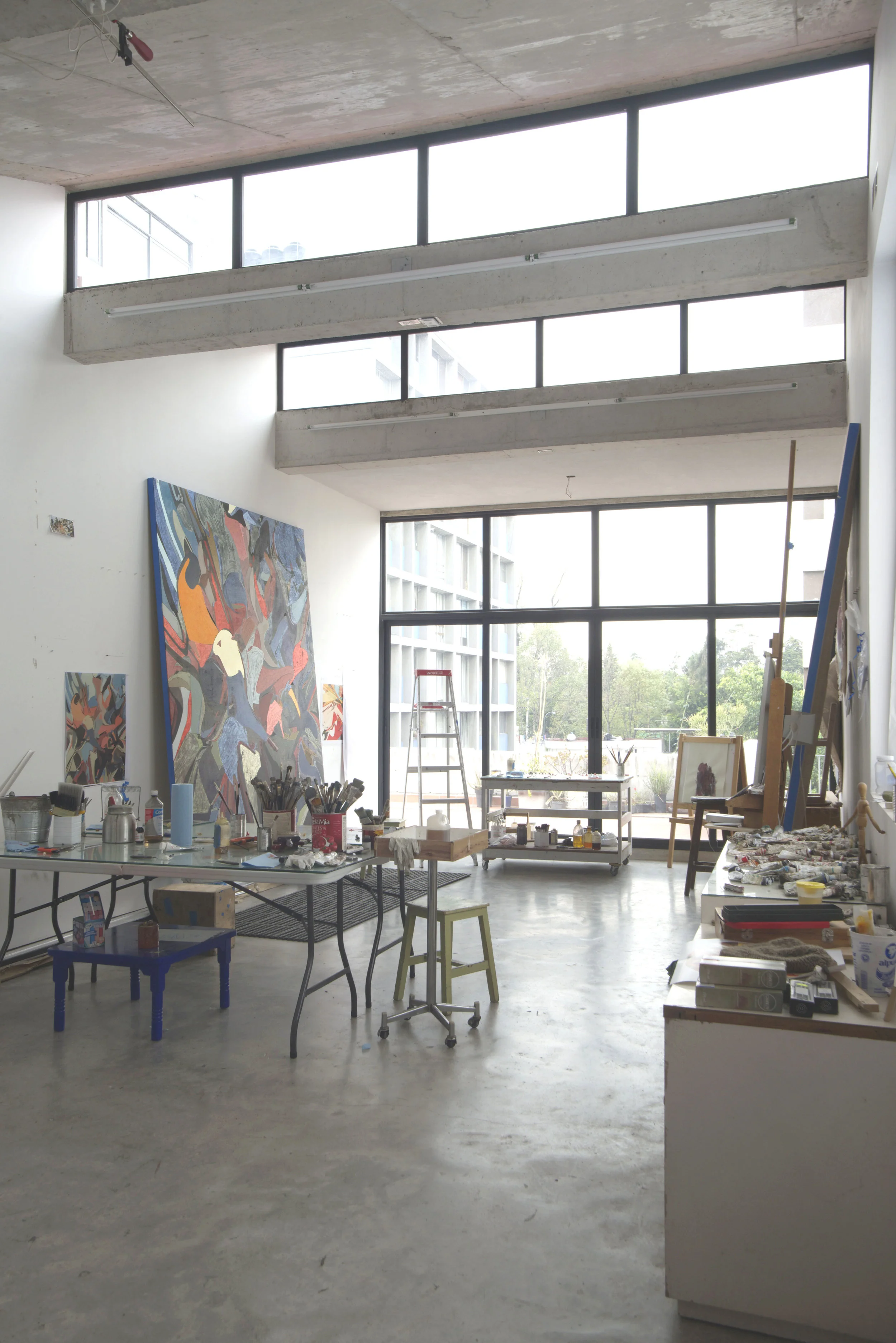 El Artista Omar Rodriguez-Graham se instala en su nuevo taller 