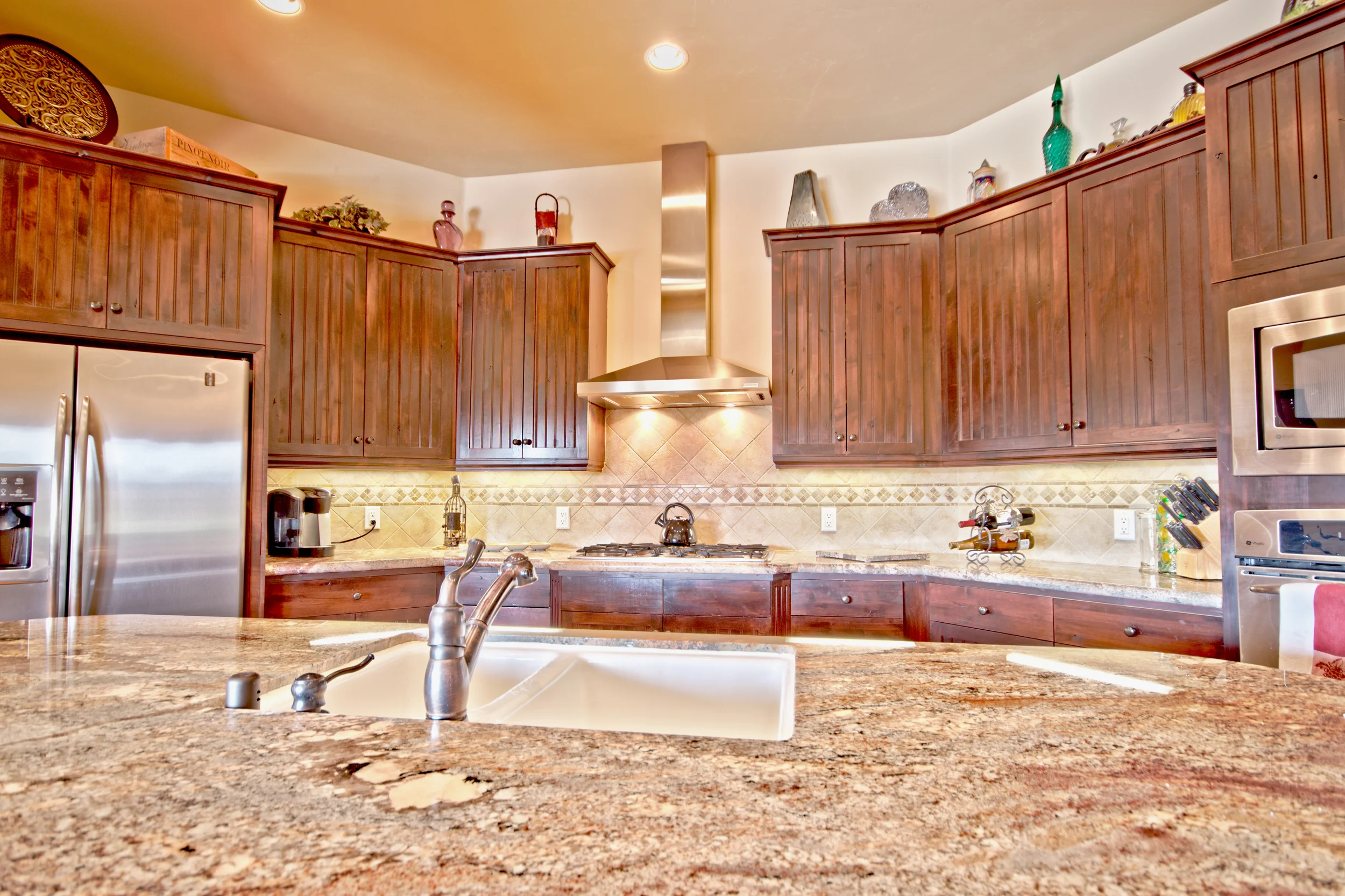 10 Kitchen_.jpg
