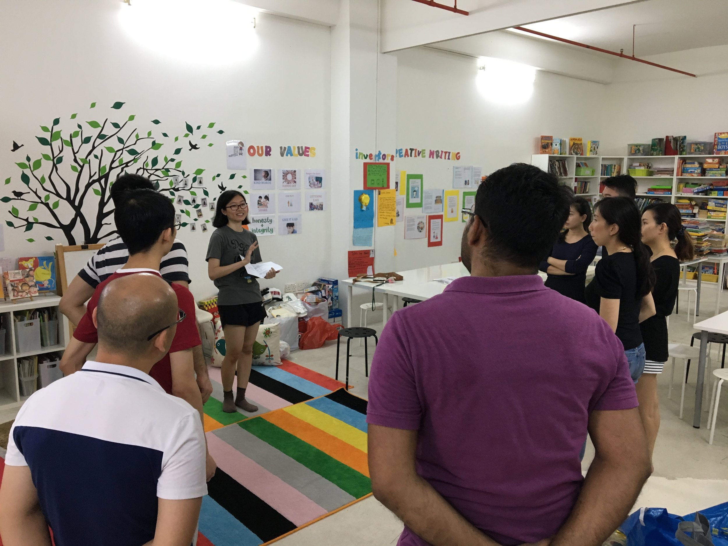 Our WCA Leader + Community Captain, Yi Han, giving a warm welcome and briefing some of our first-time #WorldChangeAgents with the task they're about to get stuck into!