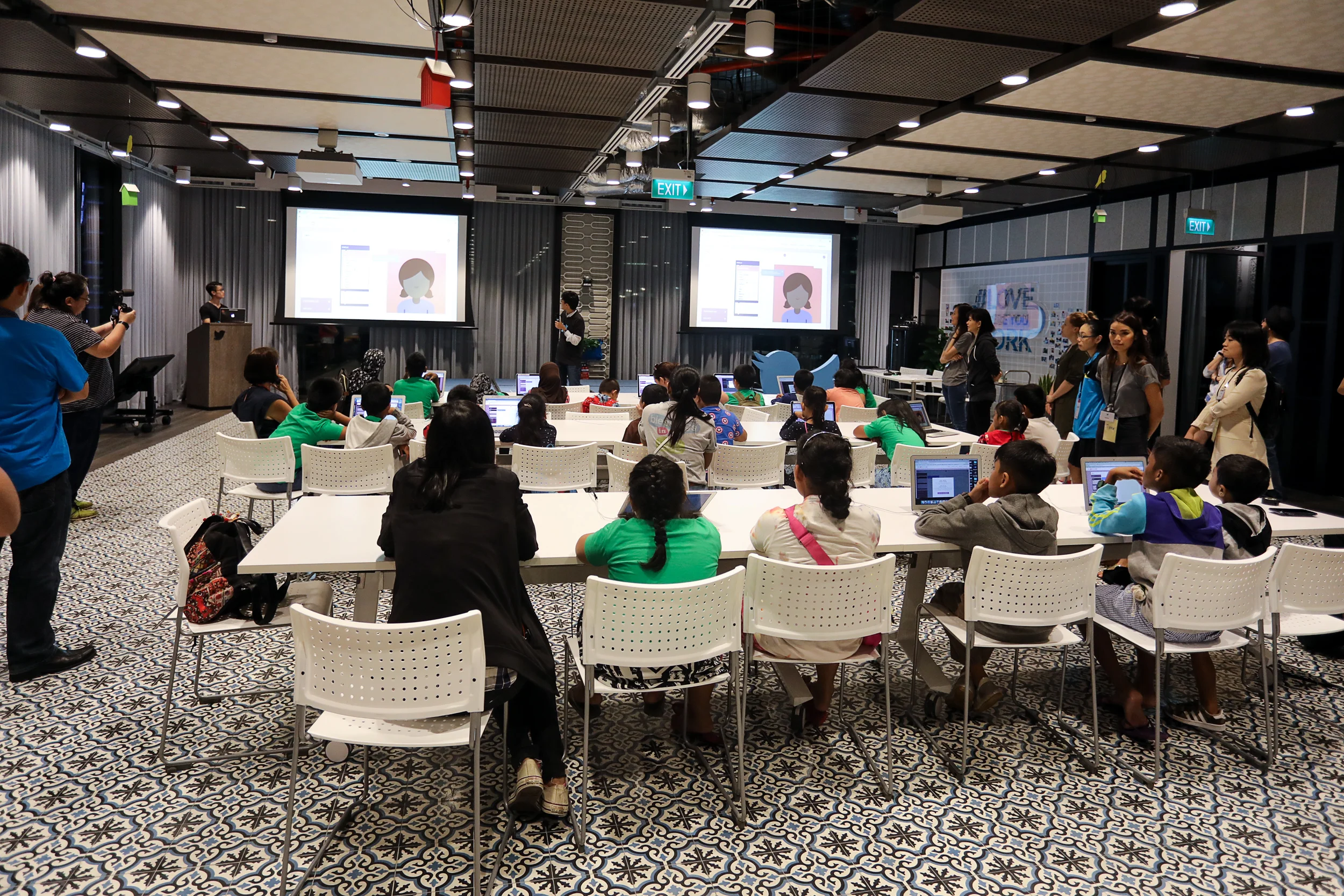 A highly engaging private tour and workshop at Twitter, Singapore!