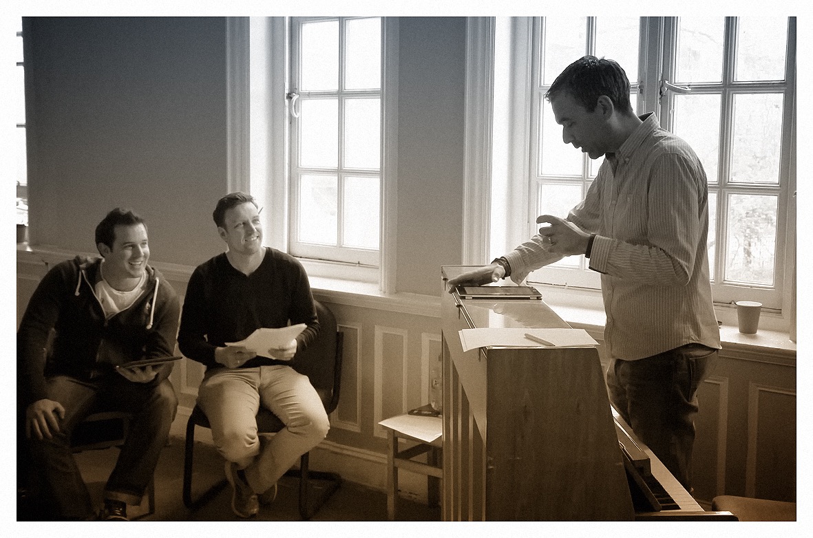 Pete rehearsing with Viva Voce for Veritas Entertainment in London, 2012.