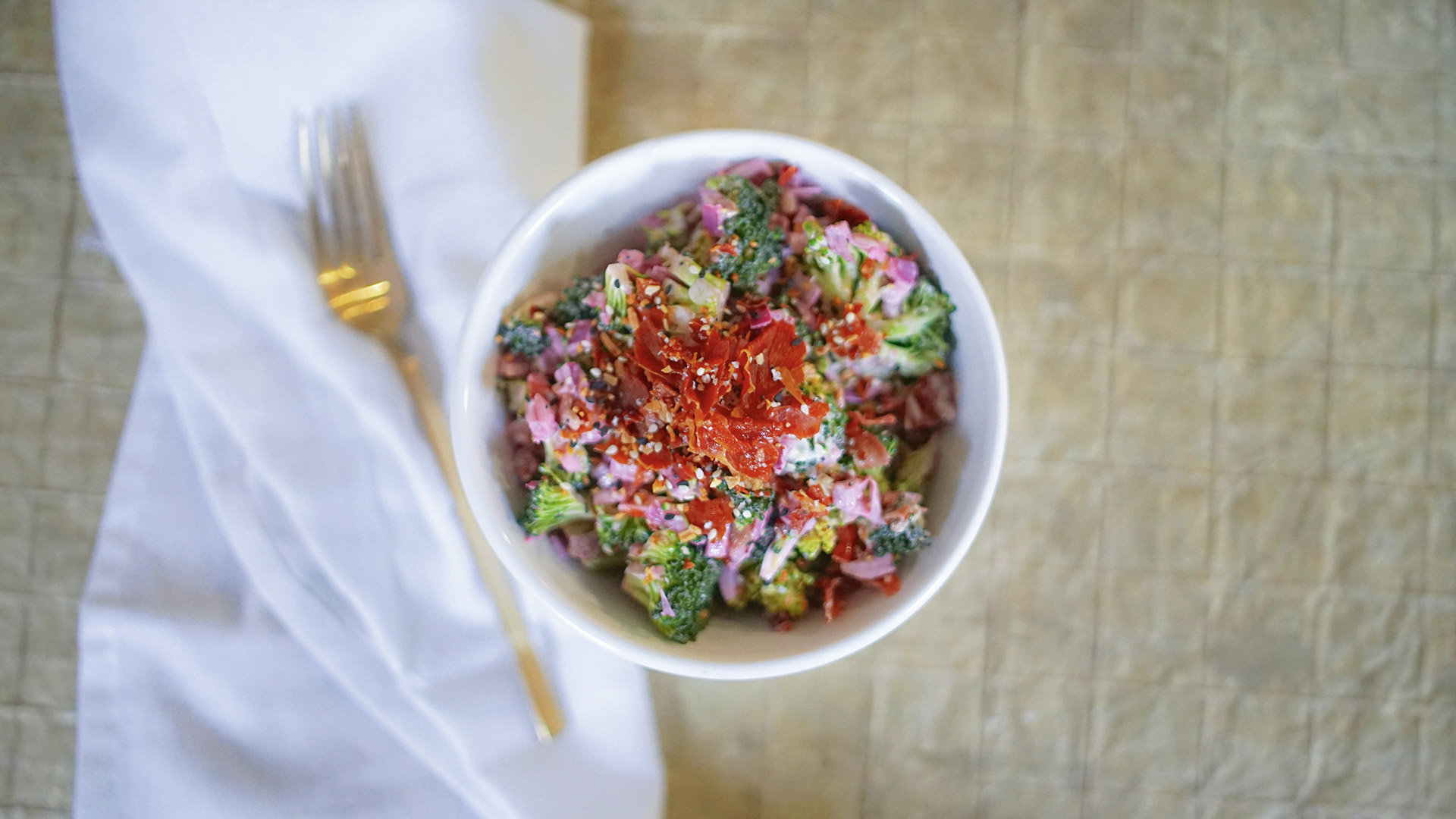 CRISPY PROSCIUTTO BROCCOLI SALAD