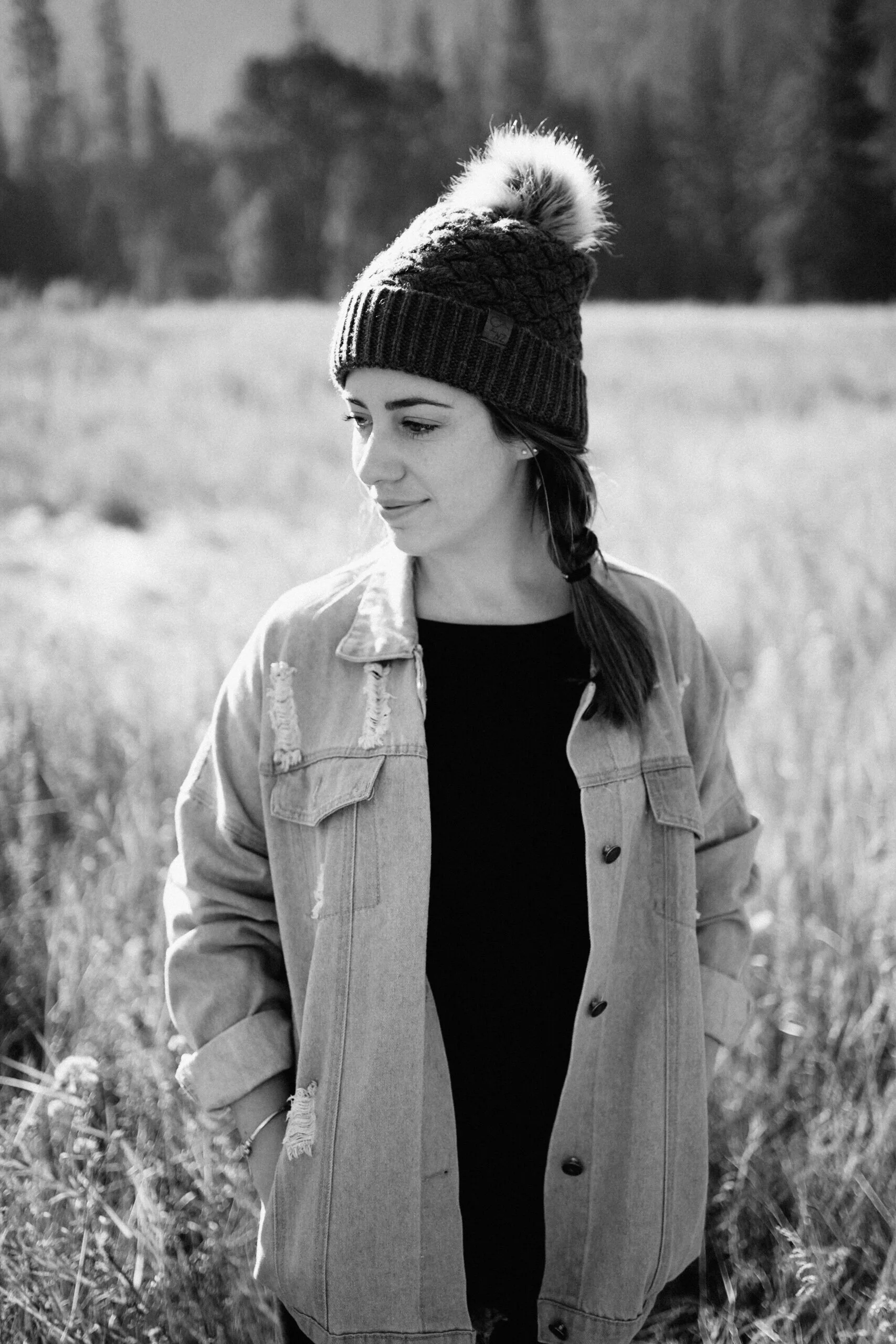 A I N S L E Y - Behind the editing screen / Photographer -Loves juicing stuff, attempts to grow plants, enjoys wandering off in nature, loves rainy gloomy days, studied Nursing at uni, has vertically challenged fingers and toes, enjoys yoga, her life goal is to live in a cottage on a mountain with a forest and a creek.
