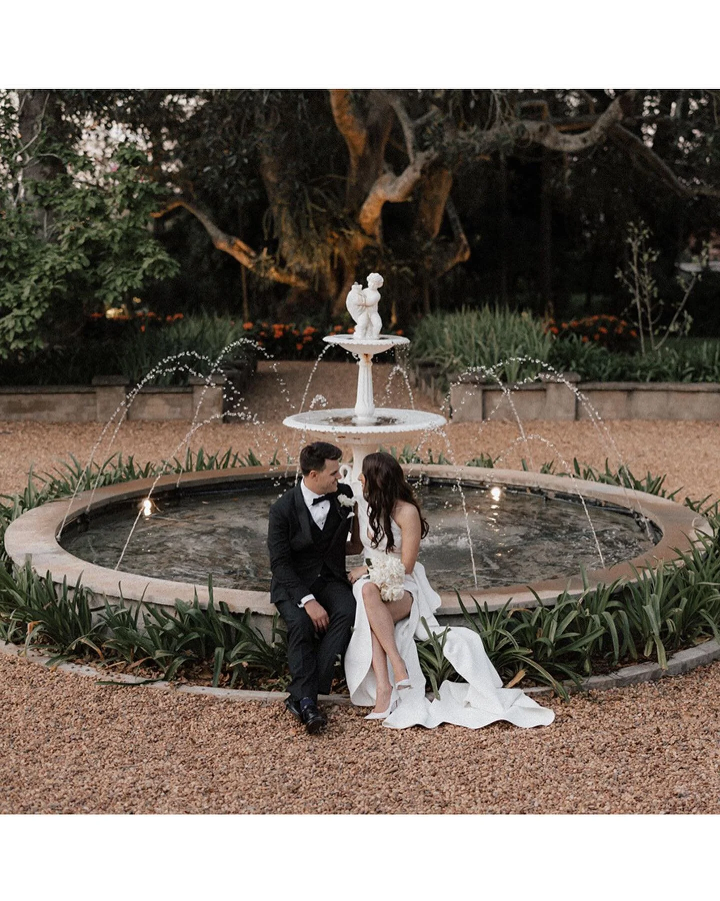 Kelsey &amp; Chris&rsquo;s modern @gabbinbarhomestead wedding photographed last spring