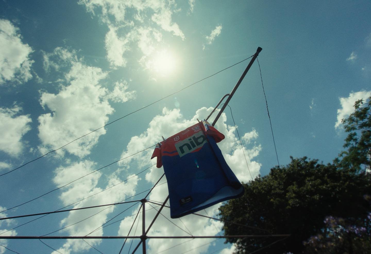 Some frames from &lsquo;Bound Together&rsquo; // @nrlknights 

Plenty of smiles going around on this one!

Director: @kaiuspotter 
Agency: @enigmagram @calmckean 
DOP: @donny.buppa 
1st AC: @eamon_dimmitt 
Gaffer: @nik_damianakis
Sound: Ben Hooft
Pho