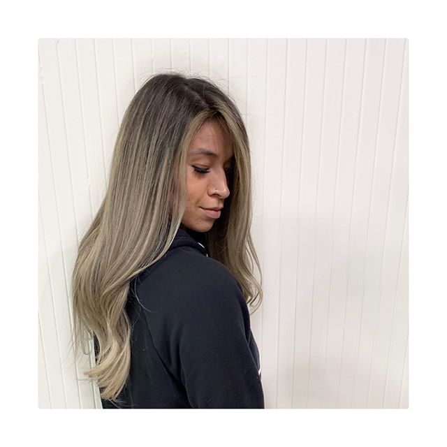 Bronde!
Hair by: @joegilberthair
#gilberthairstudio #joegilberthair #downtownsanjose #hairbrained #crafthairdresser #sanfranciscobayarea #sanjosecalifornia #arrojo #arrojoproduct #davines #davinesproducts #redken #shadeseq #olaplex