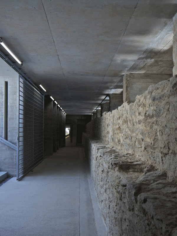 V04-viewsand-voices_MG_2262-2.gif