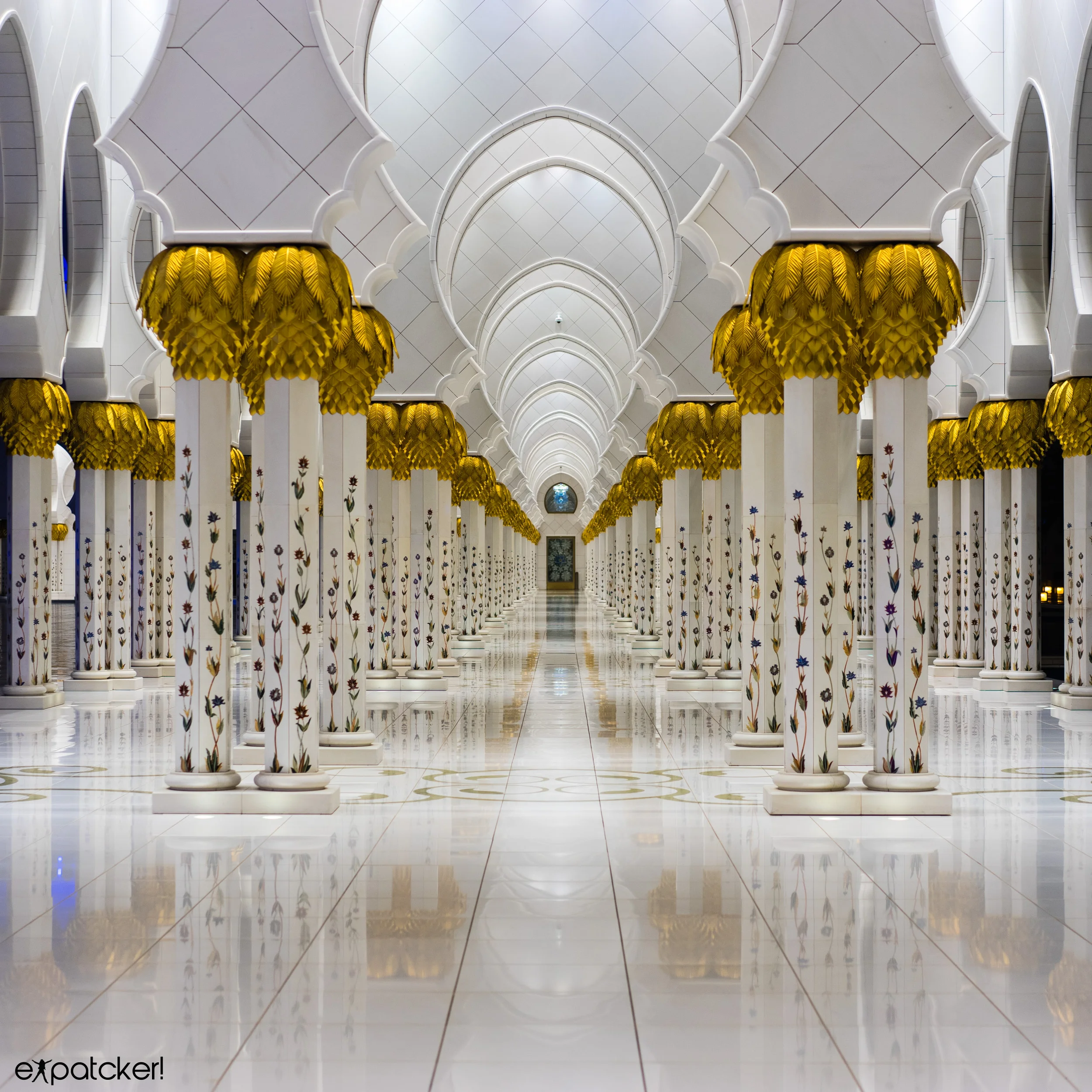 The Mosque Pillars. Sony A7, &nbsp;Zeiss 55mm f2,8
