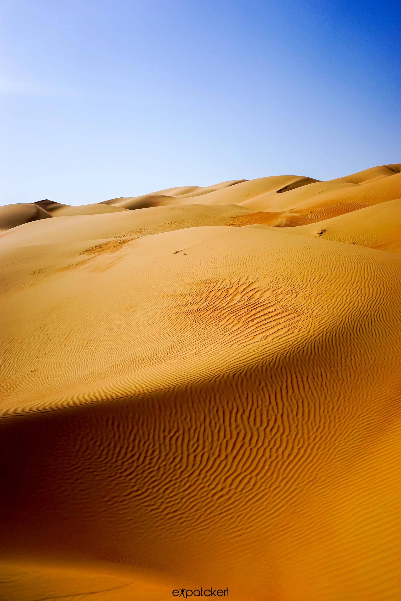 Golden sands! Sony a7, FE28-70mm @ 28mm f3.5 ISO 100, 1/4000 sec.